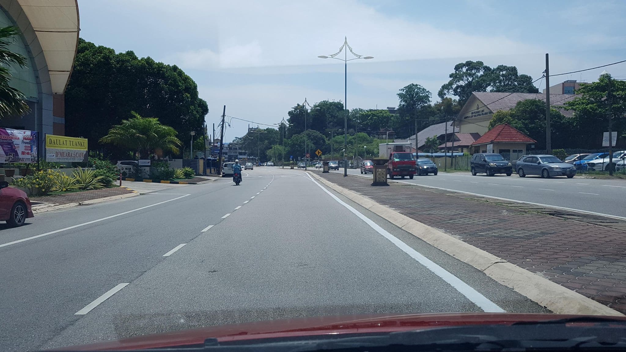 Street view near 18Th Floor Lawang Hall Felda Residence Hotel, Kuala Terengganu — © aaronshenhao (CC BY-SA · Mapillary)