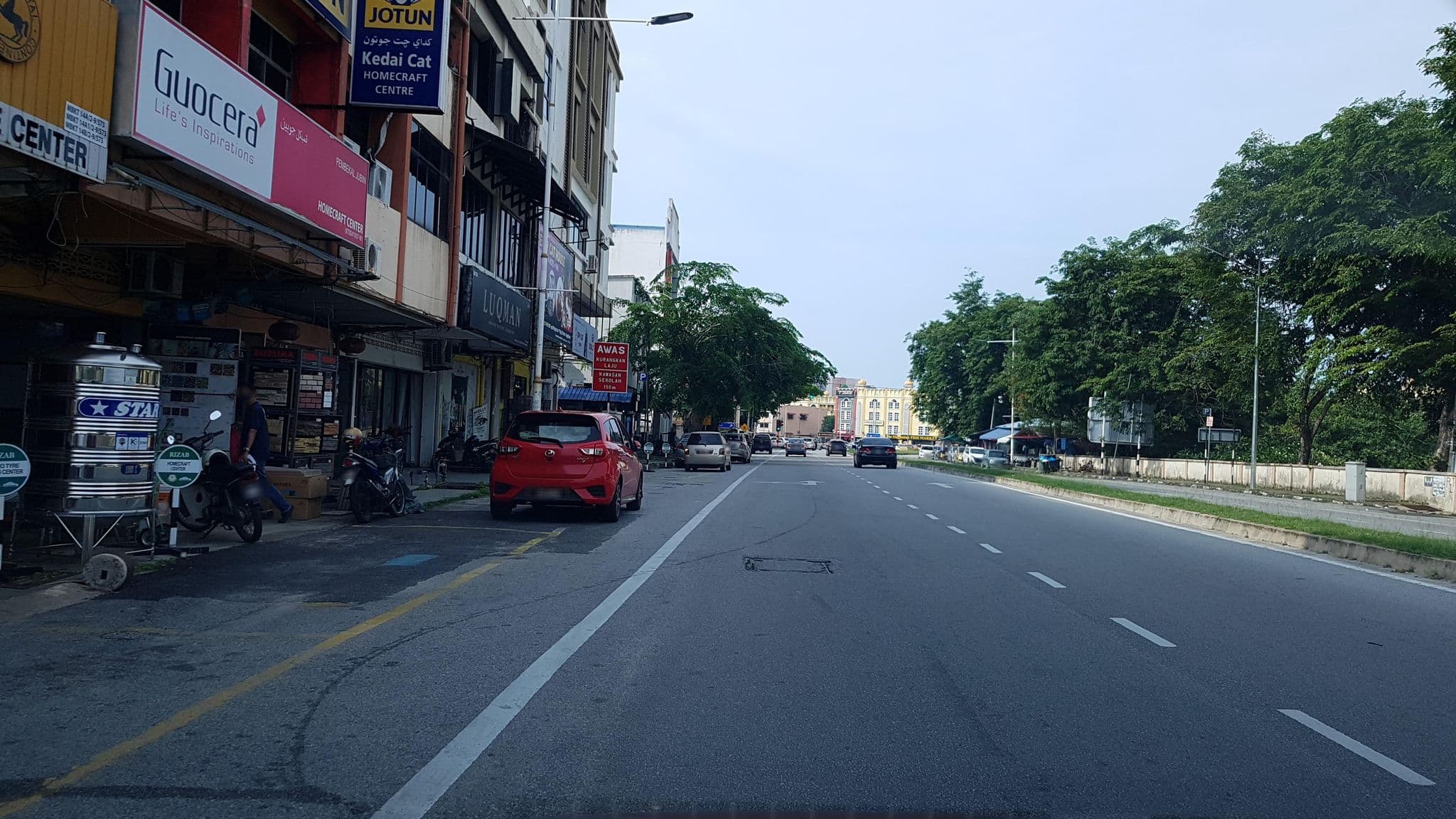 Street view near Walk Inn Hotel, Kuala Terengganu — © aaronshenhao (CC BY-SA · Mapillary)