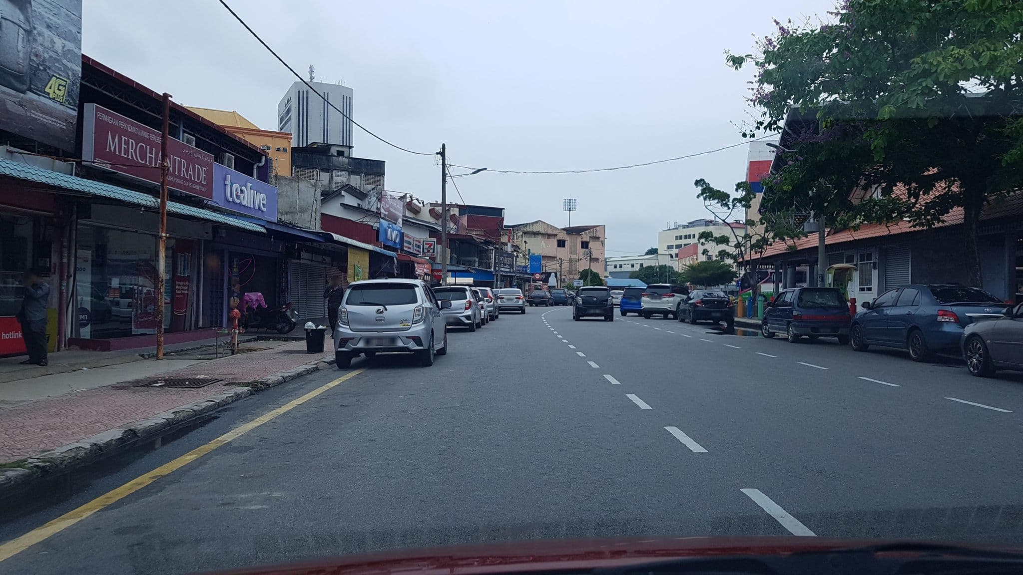 Street view near Blue Beach Hotel, Kuala Terengganu — © aaronshenhao (CC BY-SA · Mapillary)