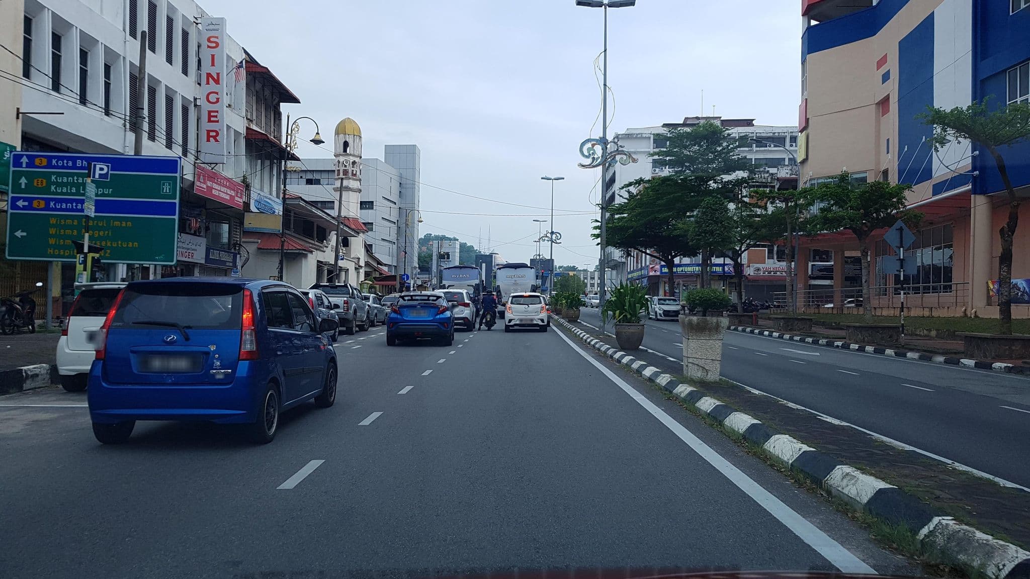 Street view near Rama Rama Guest House, Kuala Terengganu — © aaronshenhao (CC BY-SA · Mapillary)