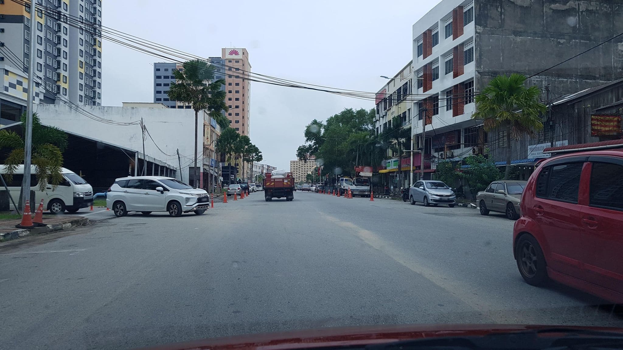 Street view near Room No 607 Grand Conti Hotel KT, Kuala Terengganu — © aaronshenhao (CC BY-SA · Mapillary)