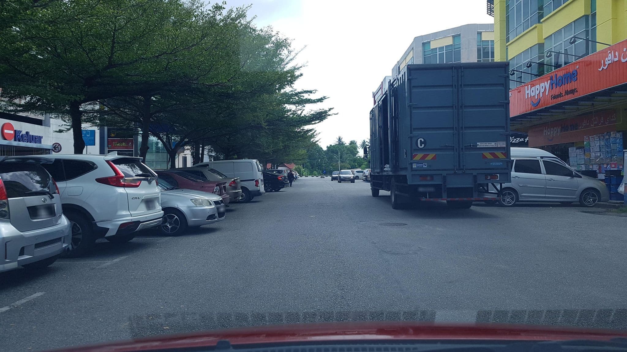 Street view near Double H Hotel, Kuala Terengganu — © aaronshenhao (CC BY-SA · Mapillary)