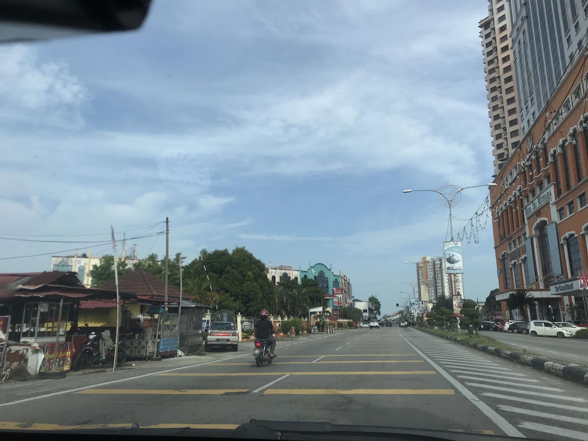 Street view near Rinai Inn, Kampung Wakaf Sku — © Jeddy (CC BY-SA · Mapillary)