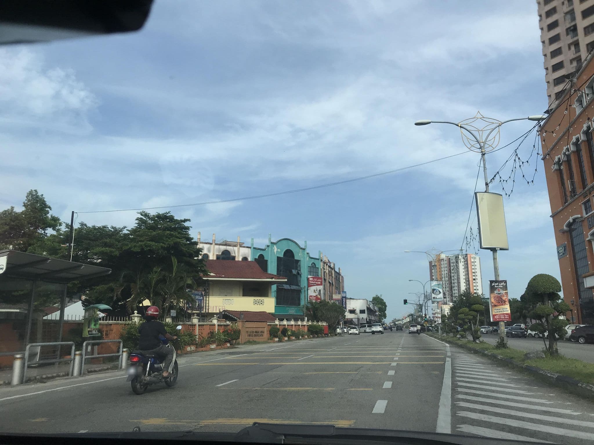 Street view near Renaissance Hotel Kota Bharu, Kampung Wakaf Sku — © Jeddy (CC BY-SA · Mapillary)