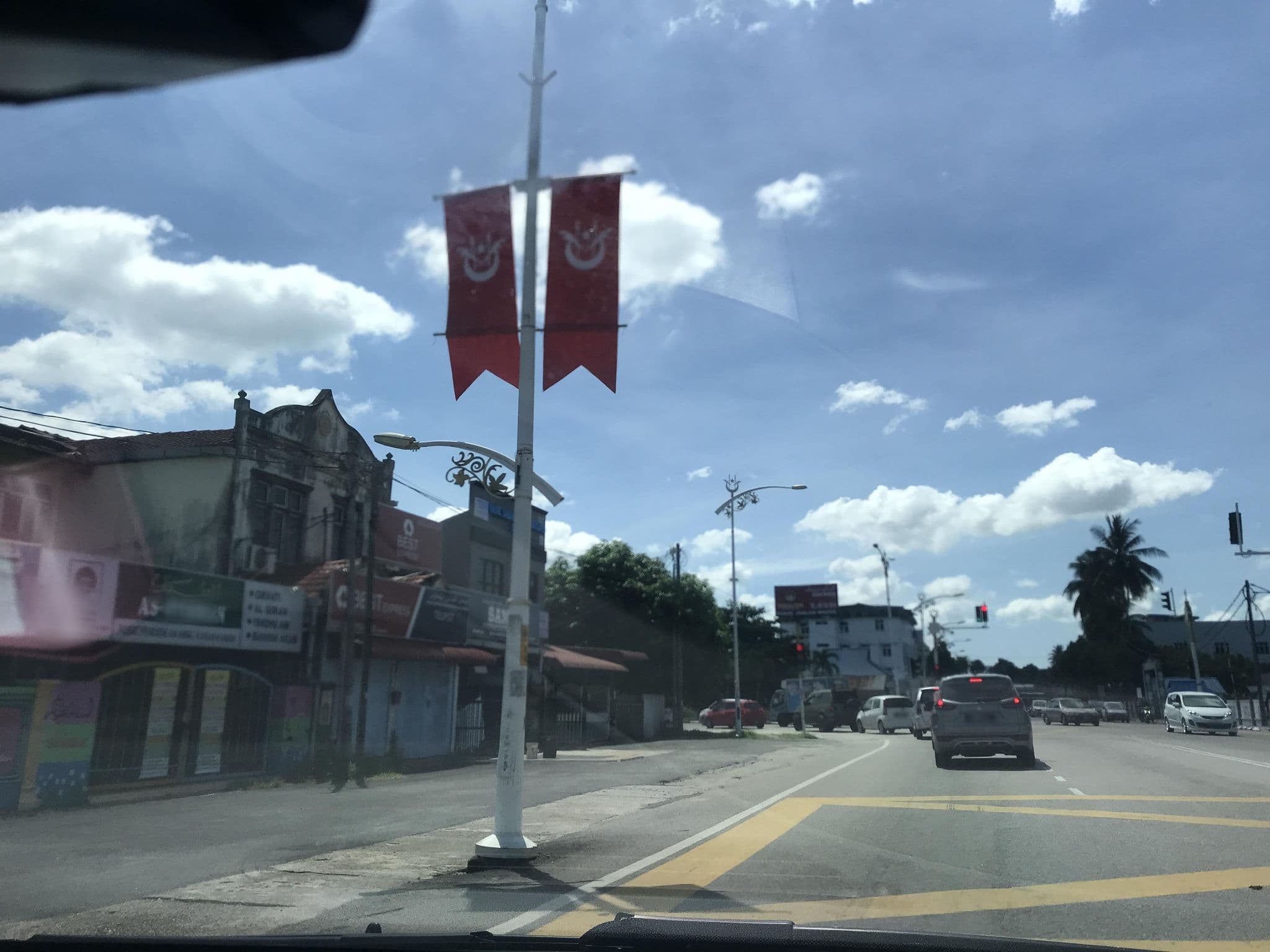 Street view near Elisa Hostel & Selera Kelate, Kampung Wakaf Sku — © Jeddy (CC BY-SA · Mapillary)