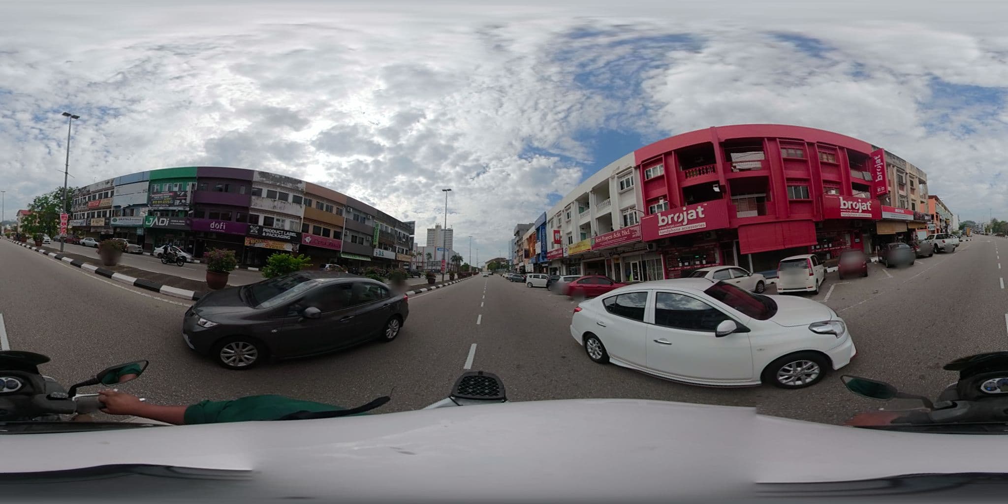 Street view near Sungai Wang Utama Hotel, Kuantan — © faizmahabob (CC BY-SA · Mapillary)