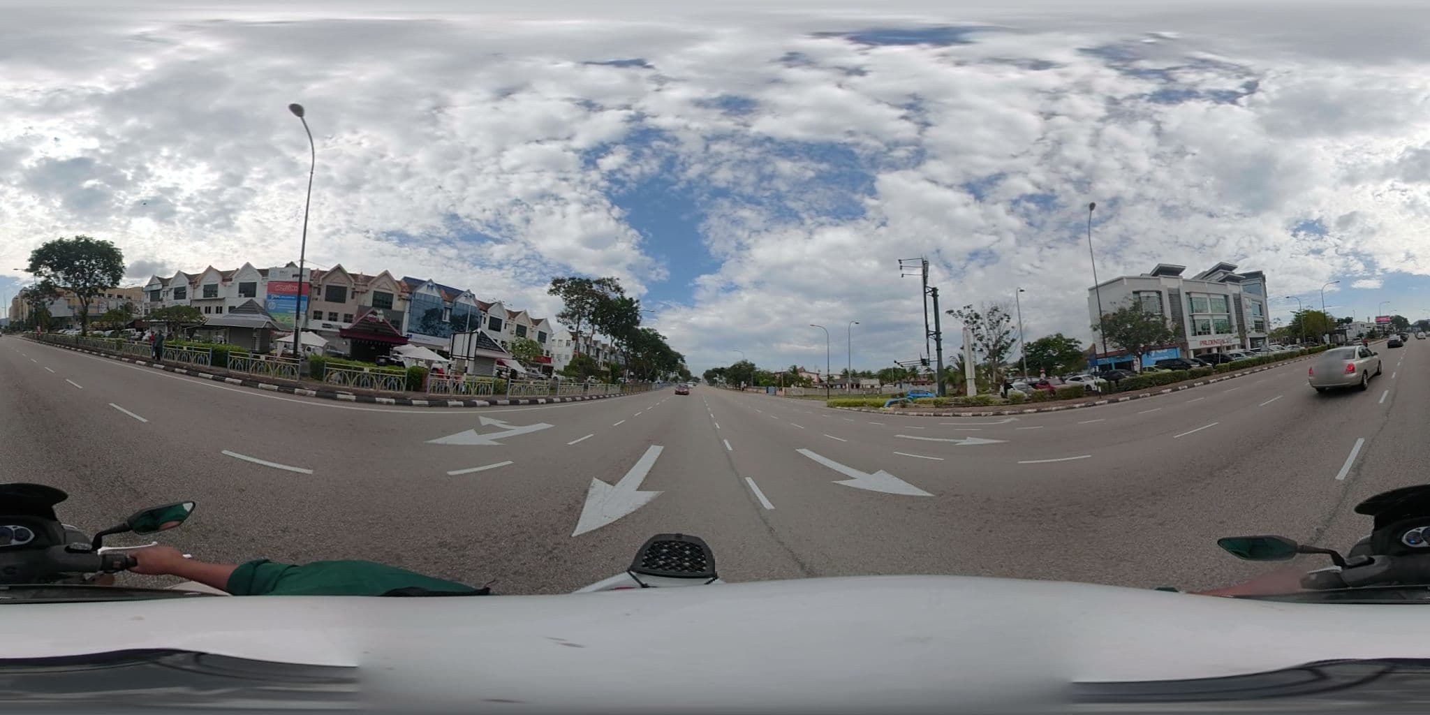 Street view near Deluxe Apartment Hotel, Kuantan — © faizmahabob (CC BY-SA · Mapillary)