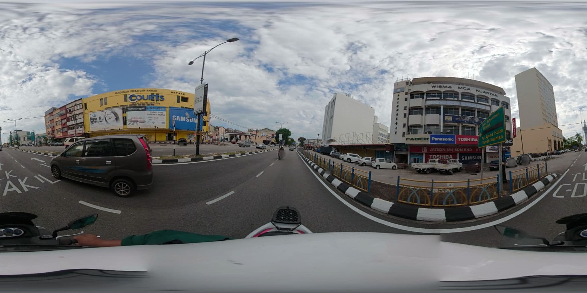 Street view near UB inn budget hotel, Kuantan — © faizmahabob (CC BY-SA · Mapillary)