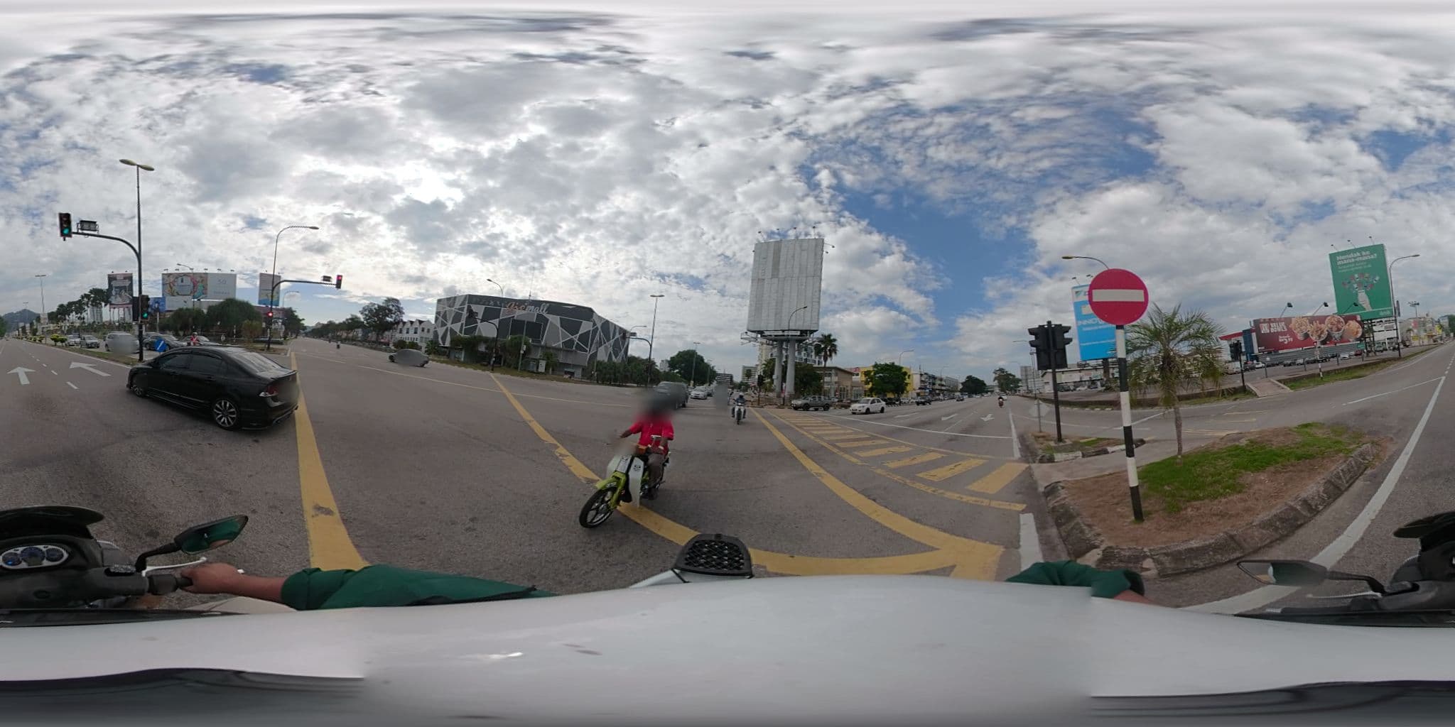 Street view near Hotel Regent, Kuantan — © faizmahabob (CC BY-SA · Mapillary)