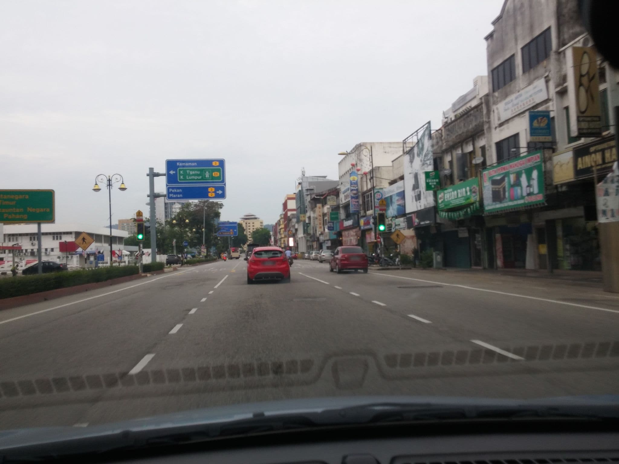 Street view near Hotel Hondata, Kuantan — © roadroid (CC BY-SA · Mapillary)