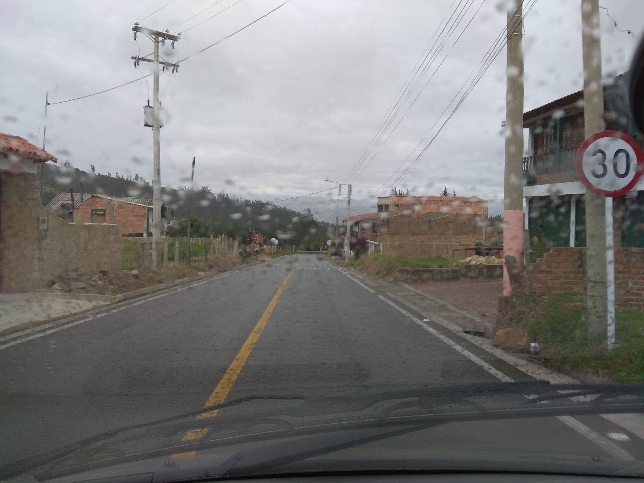 Street view near Hospedaje Las Cabanas, Monguí — © leoguti (CC BY-SA · Mapillary)