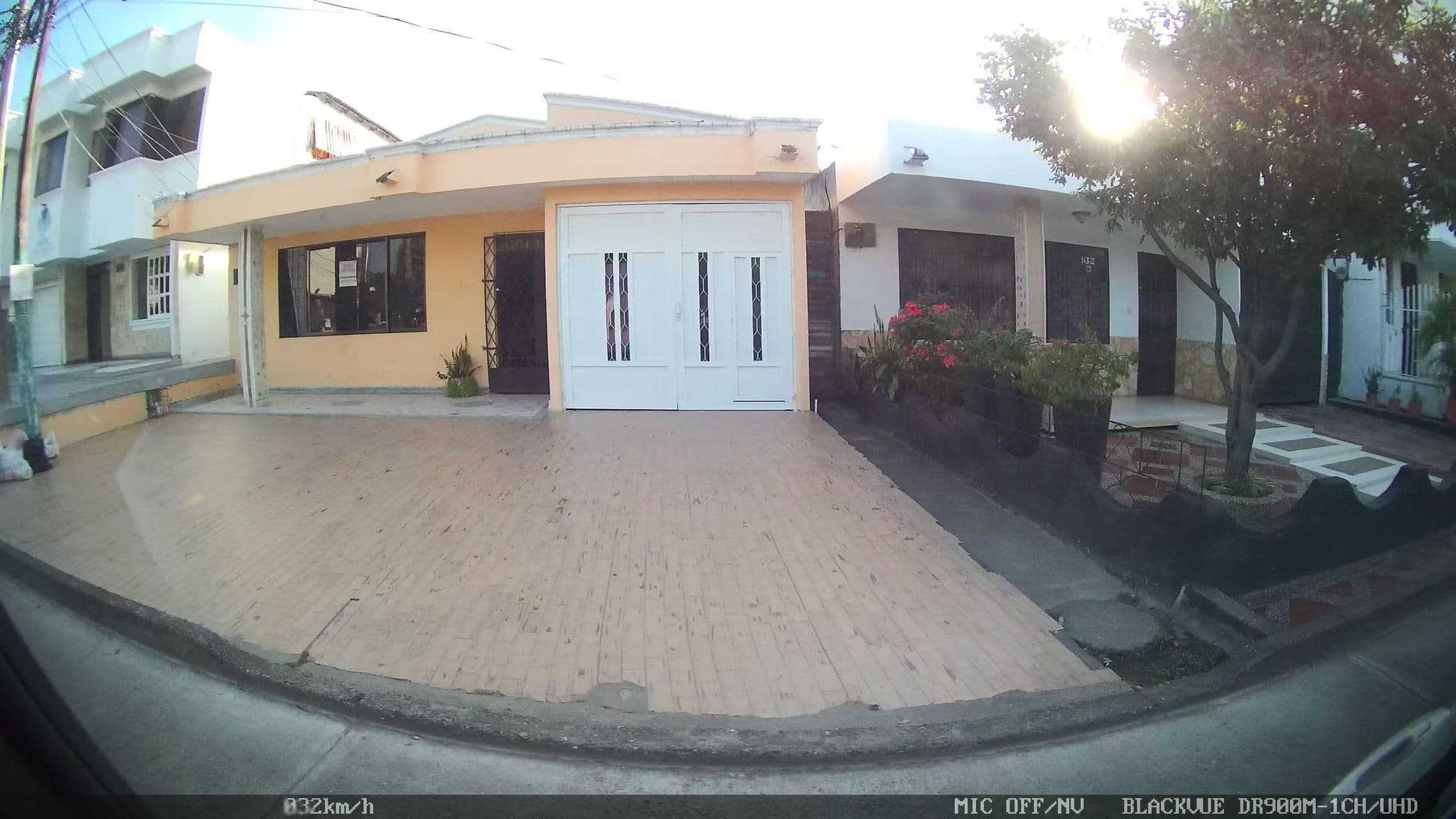 Street view near Hostal Meridiano, Montería — © kaart_2 (CC BY-SA · Mapillary)