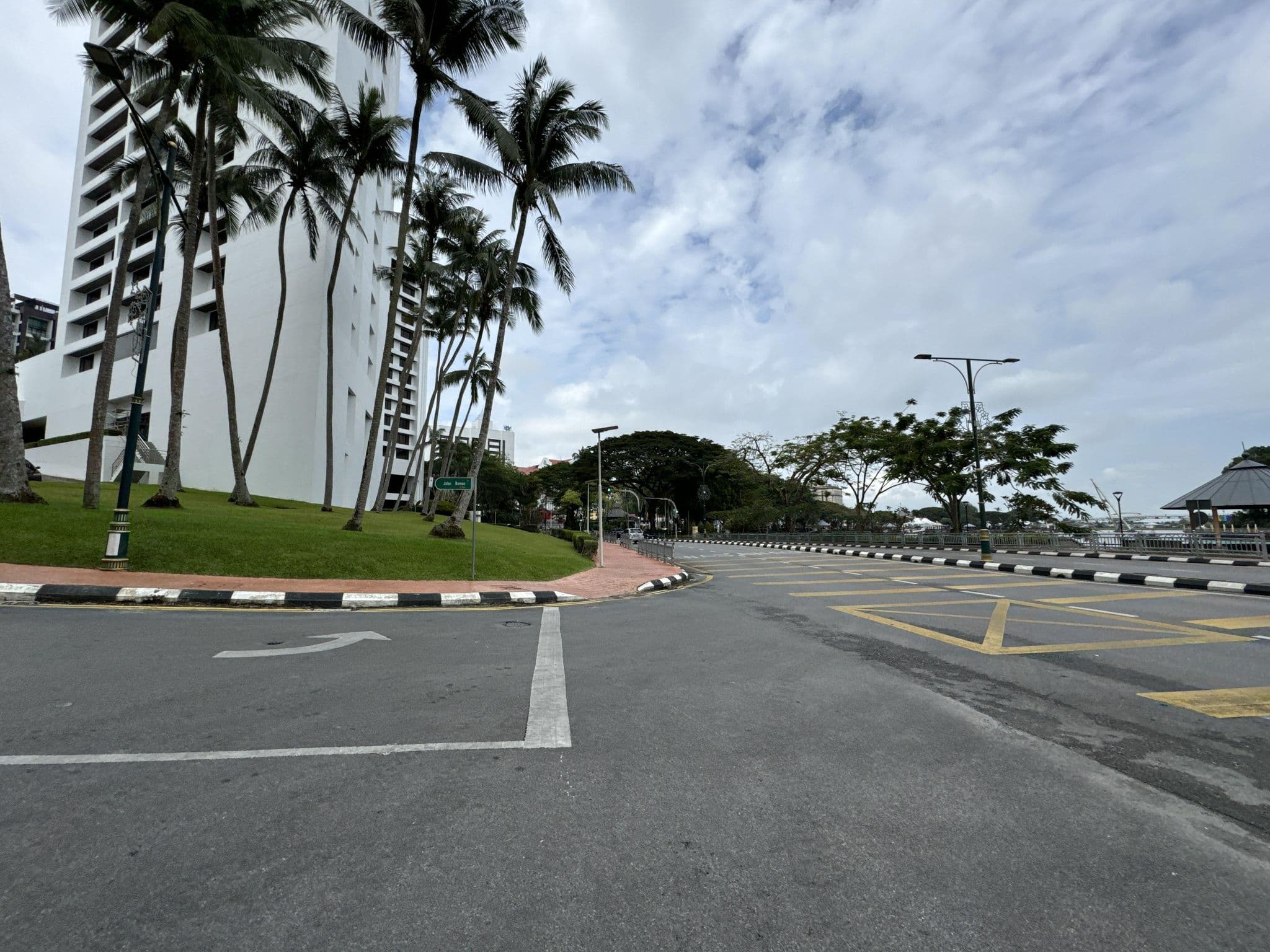 Street view near Room 318, Kuching — © filipb (CC BY-SA · Mapillary)
