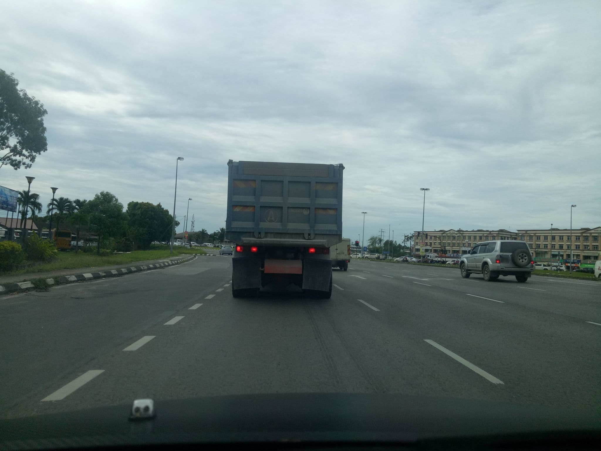 Street view near Dining Hall Penview Hotel, Kuching — © morgana88 (CC BY-SA · Mapillary)