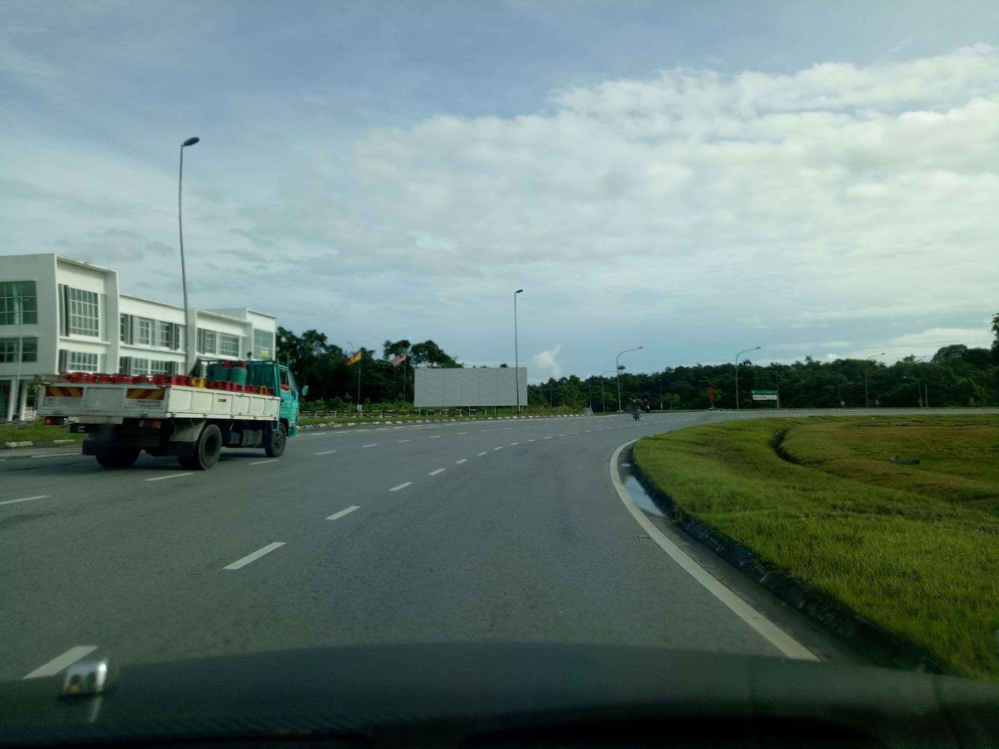 Street view near Place2Stay Kota Samarahan, Kota Samarahan — © ronny_mile (CC BY-SA · Mapillary)