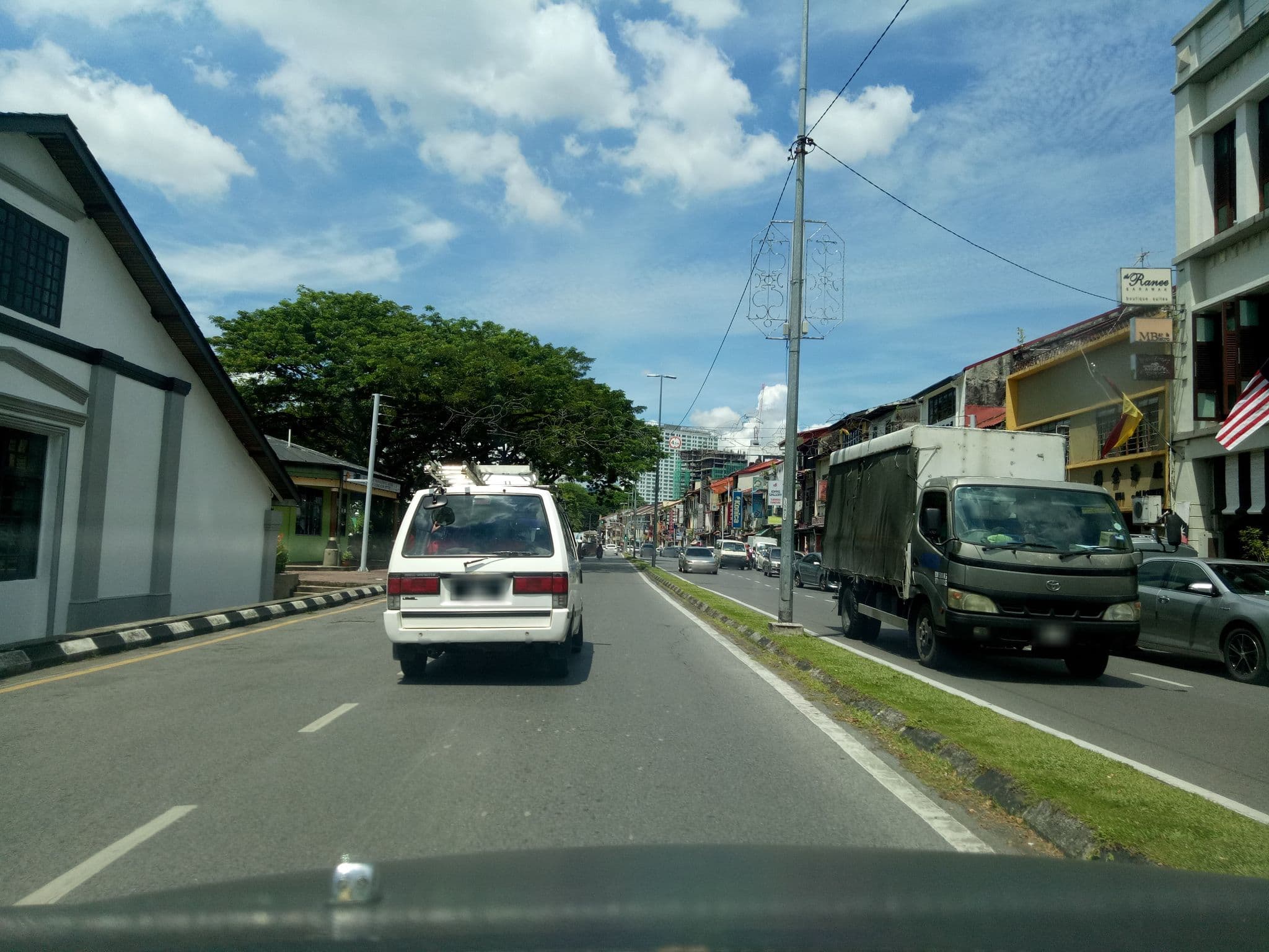 Street view near The Ranee Boutique Suites, Kuching — © ronny_mile (CC BY-SA · Mapillary)