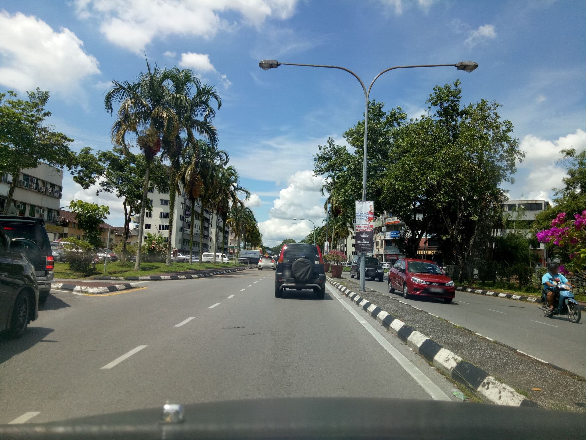 Street view near Nemo Inn Kuching, Kuching — © ronny_mile (CC BY-SA · Mapillary)
