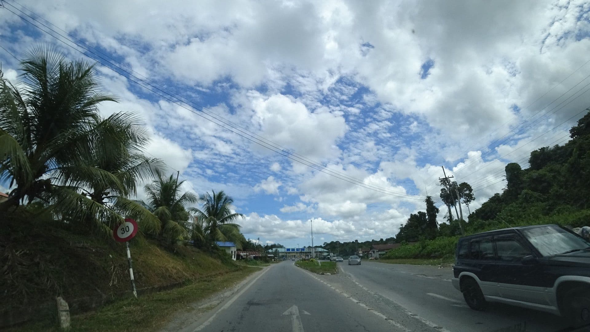 Street view near Marriott Resort & Spa Miri, Limbang — © raito (CC BY-SA · Mapillary)