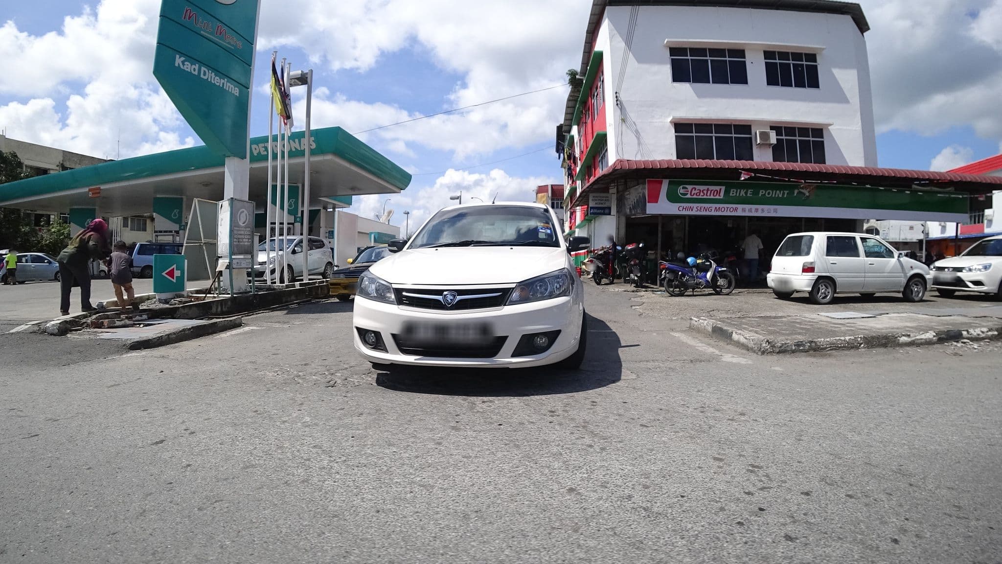 Street view near Purnama Hotel, Limbang — © raito (CC BY-SA · Mapillary)