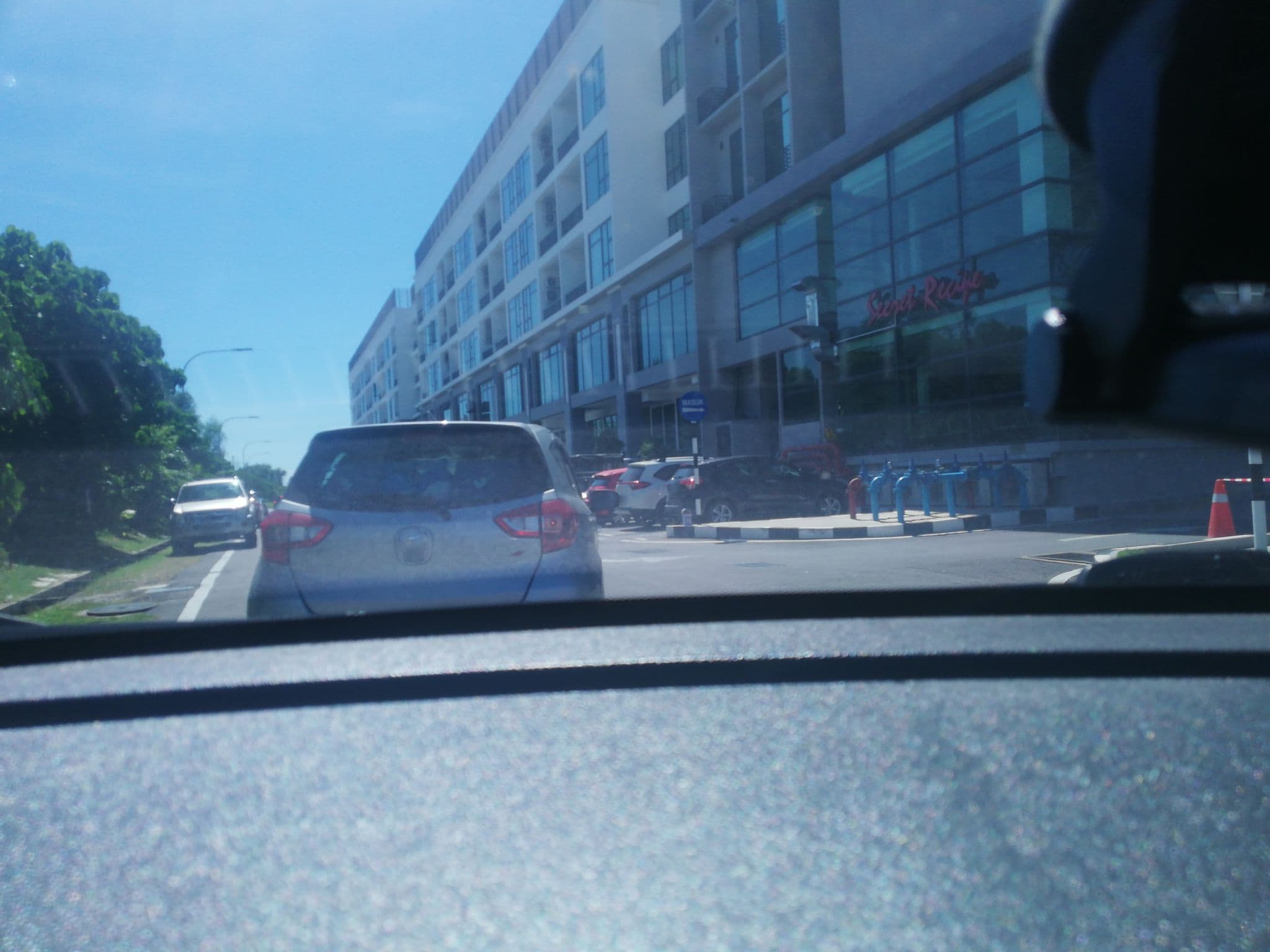 Street view near Lavender Room, Labuan — © agazslee (CC BY-SA · Mapillary)