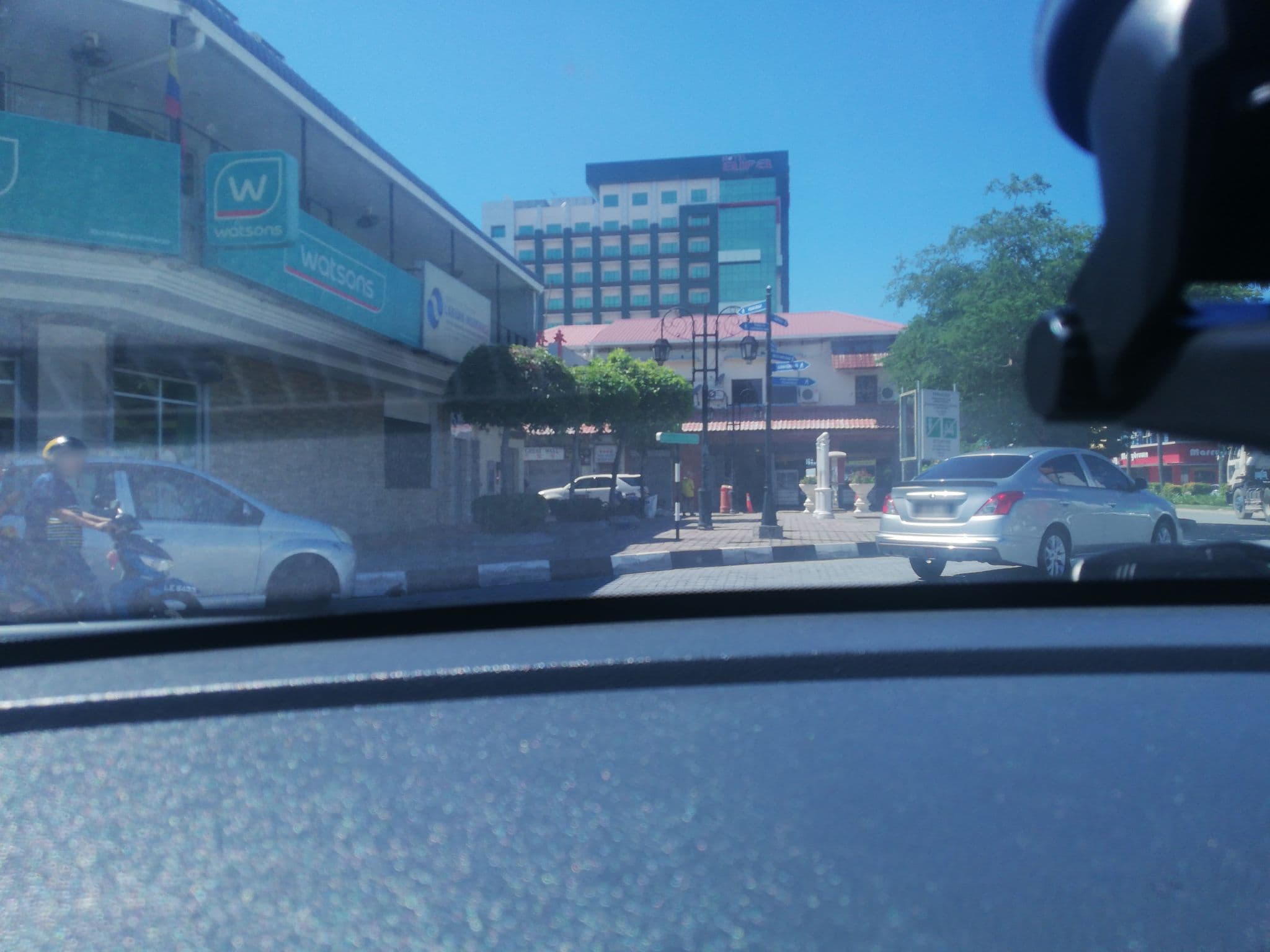Street view near Room 100, Labuan — © agazslee (CC BY-SA · Mapillary)