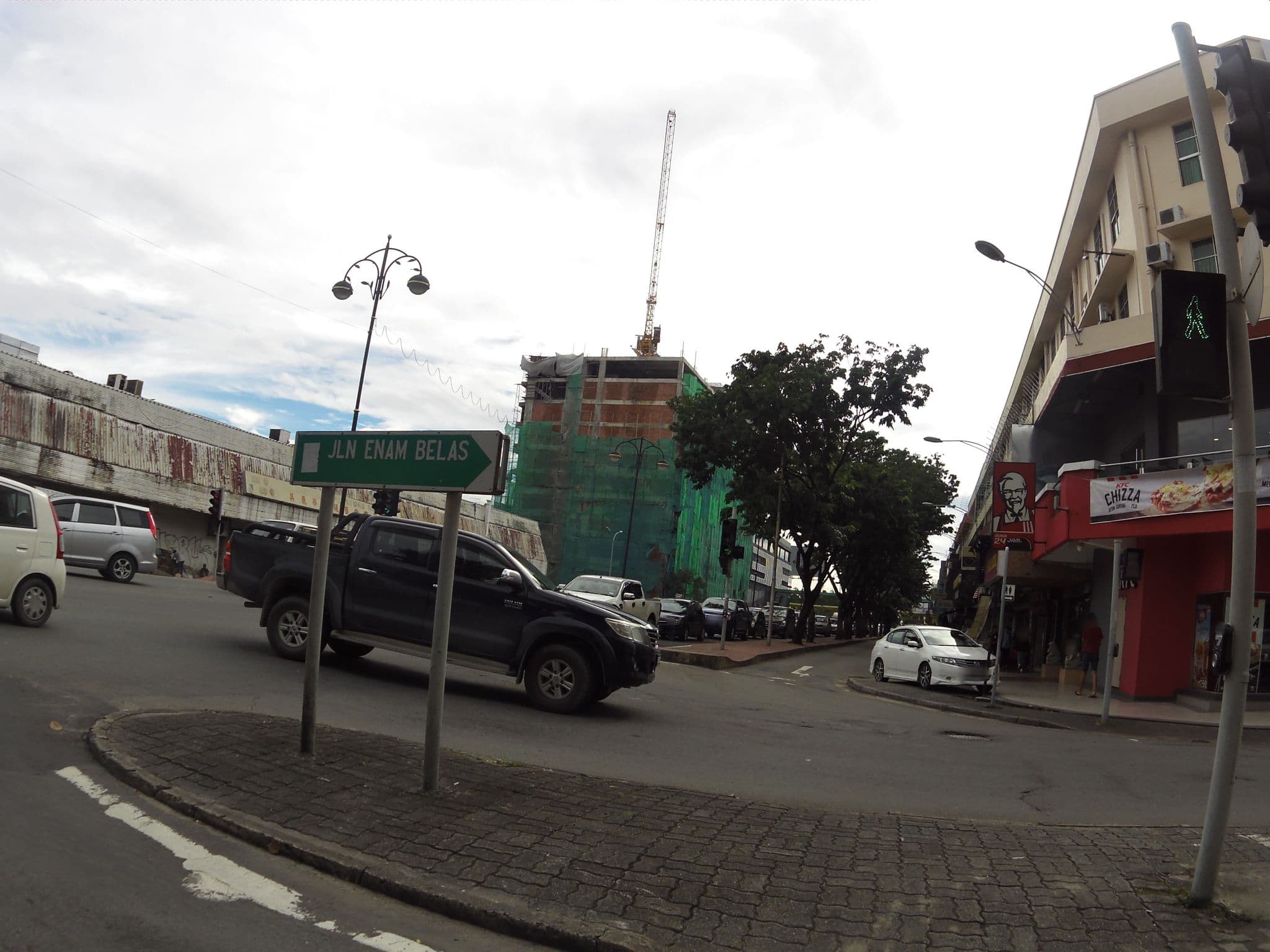 Street view near Hotel Wah Mei, Kota Kinabalu — © skillsy (CC BY-SA · Mapillary)