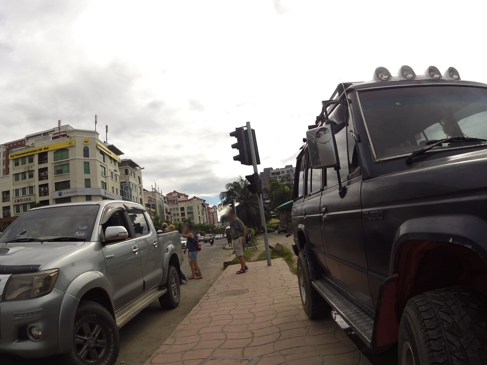 Street view near Bilik Latihan 2 Tingkat 8 Hotel LeMeridien, Kota Kinabalu — © skillsy (CC BY-SA · Mapillary)