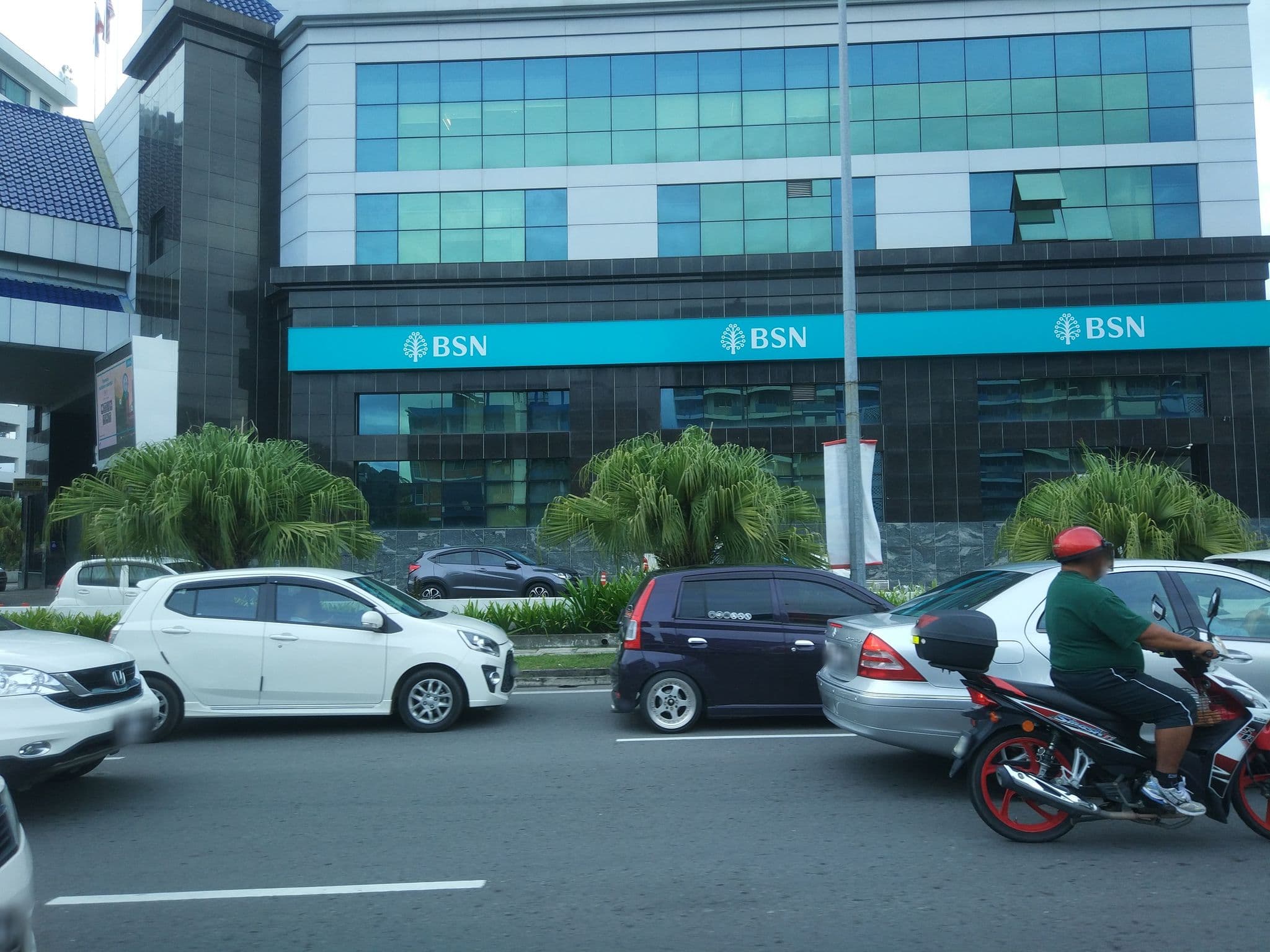 Street view near G6's Crib @ Marina Courts, KK, Kota Kinabalu — © raito (CC BY-SA · Mapillary)