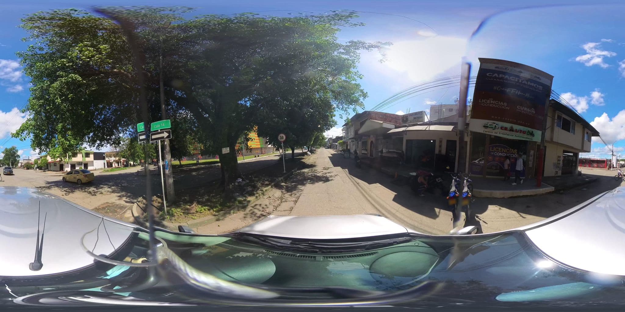 Street view near Hotel Confort Ariari, Granada — © Kaart_Local (CC BY-SA · Mapillary)
