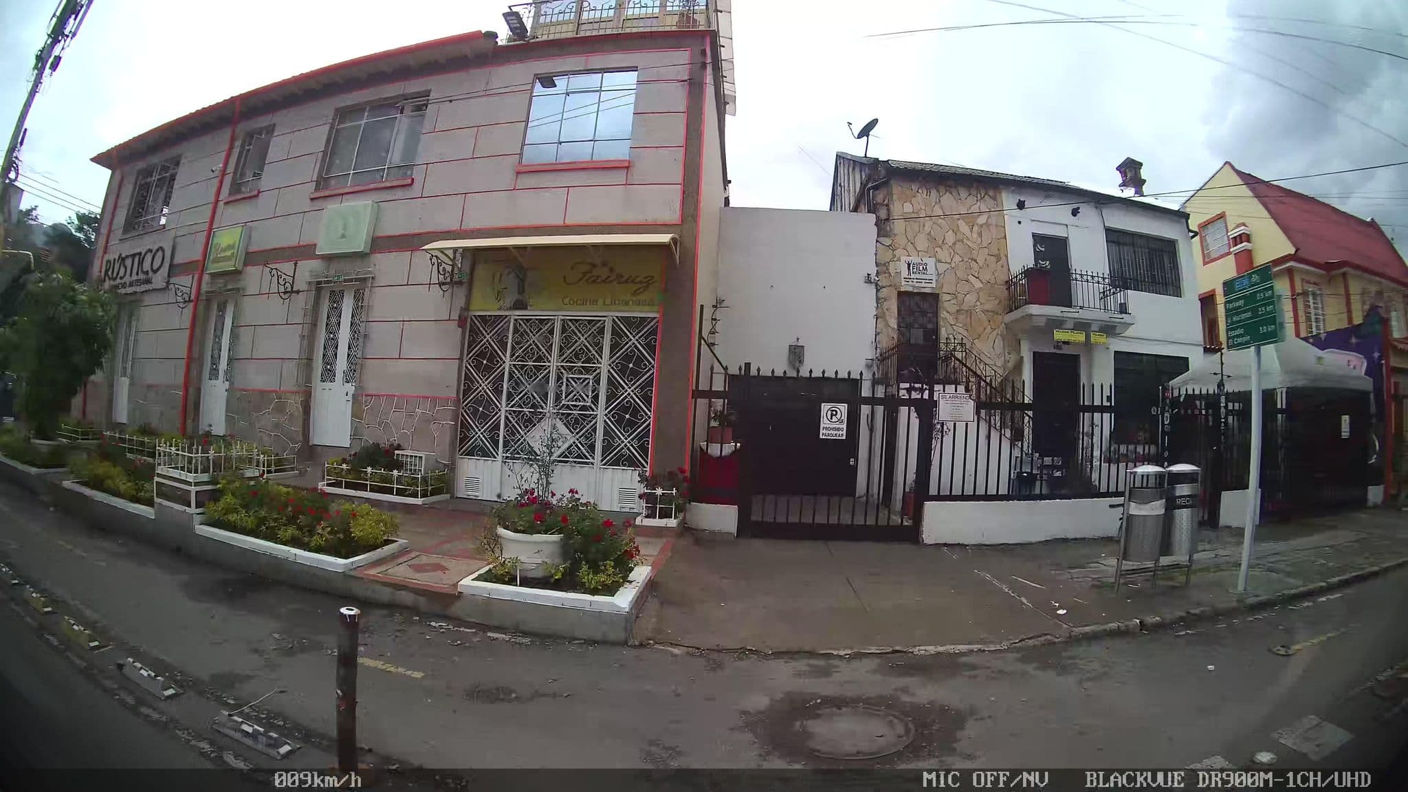 Street view near La Casa, Bogotá