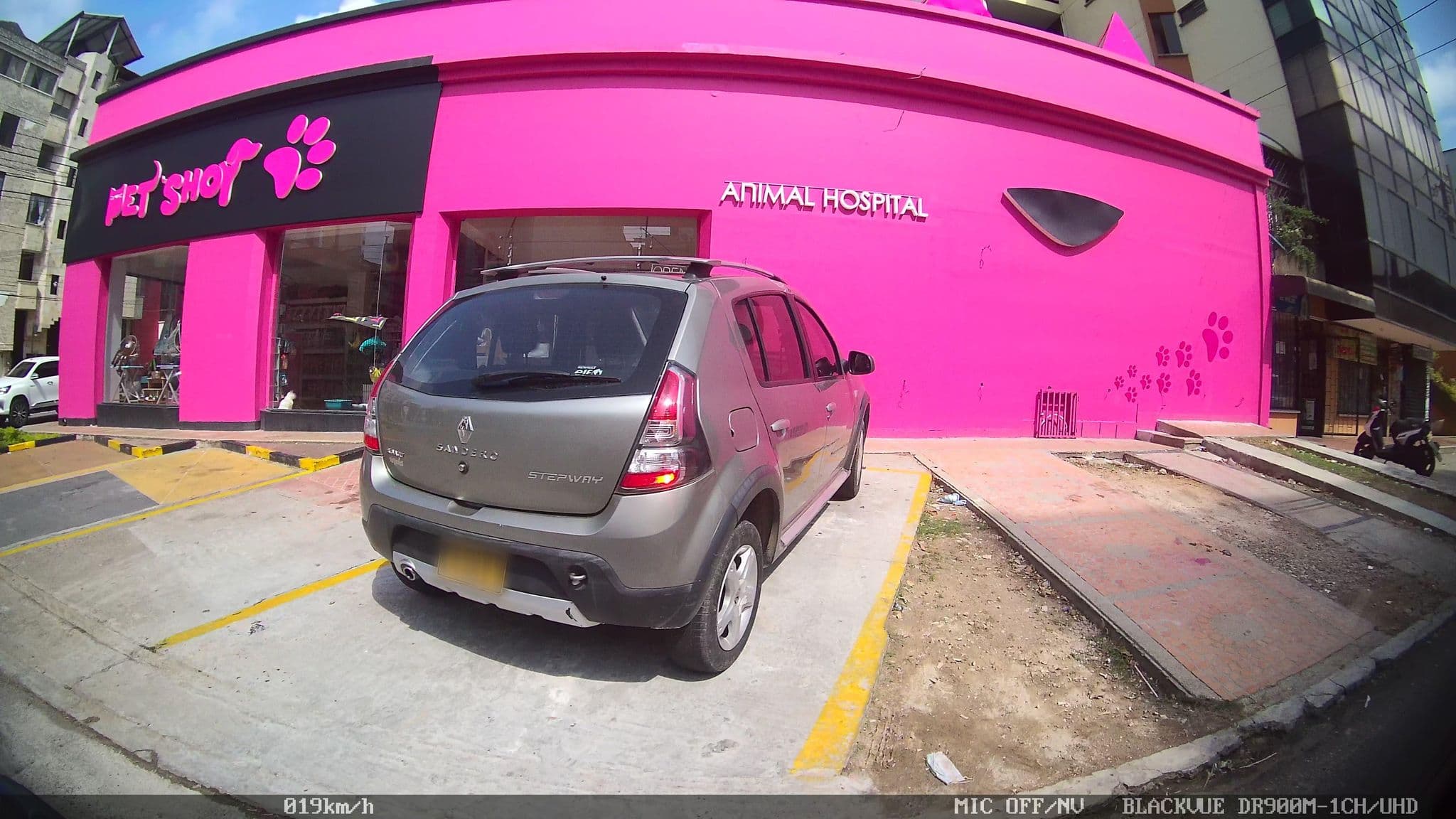 Street view near Hotel La Serrania, Bucaramanga — © kaart_2 (CC BY-SA · Mapillary)