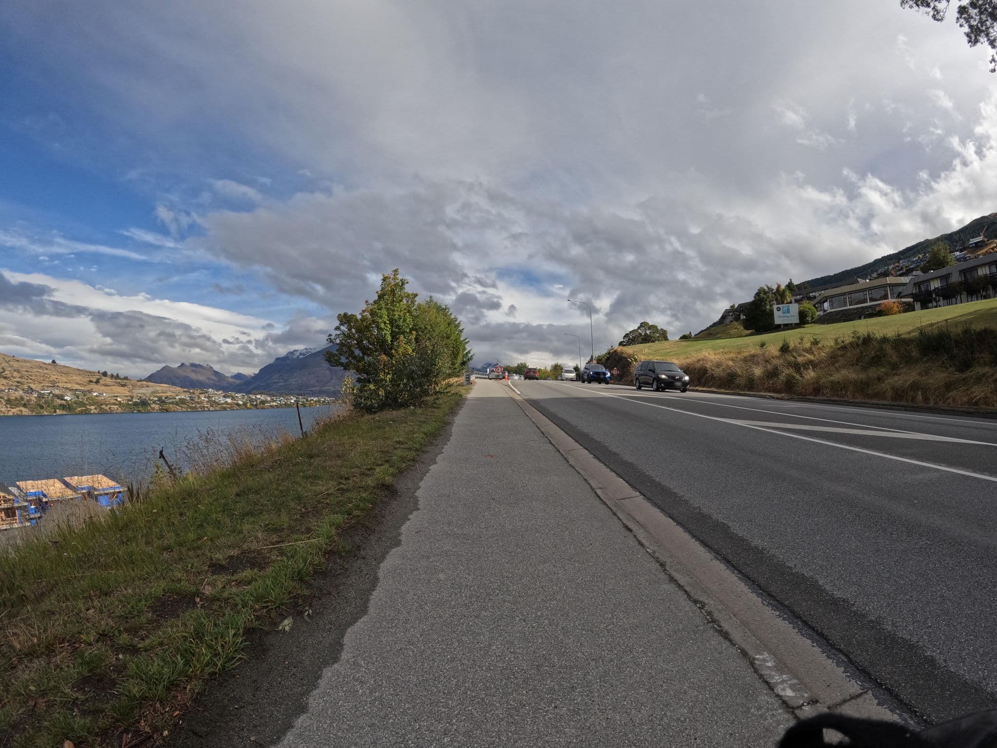 Street view near Breakfree Alpine Village Hotel Queenstown, Frankton — © skillsy (CC BY-SA · Mapillary)