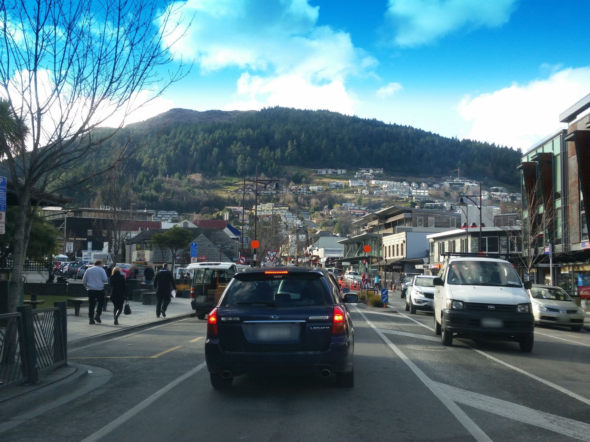 Street view near YHA Queenstown Central, Queenstown — © bmannz (CC BY-SA · Mapillary)