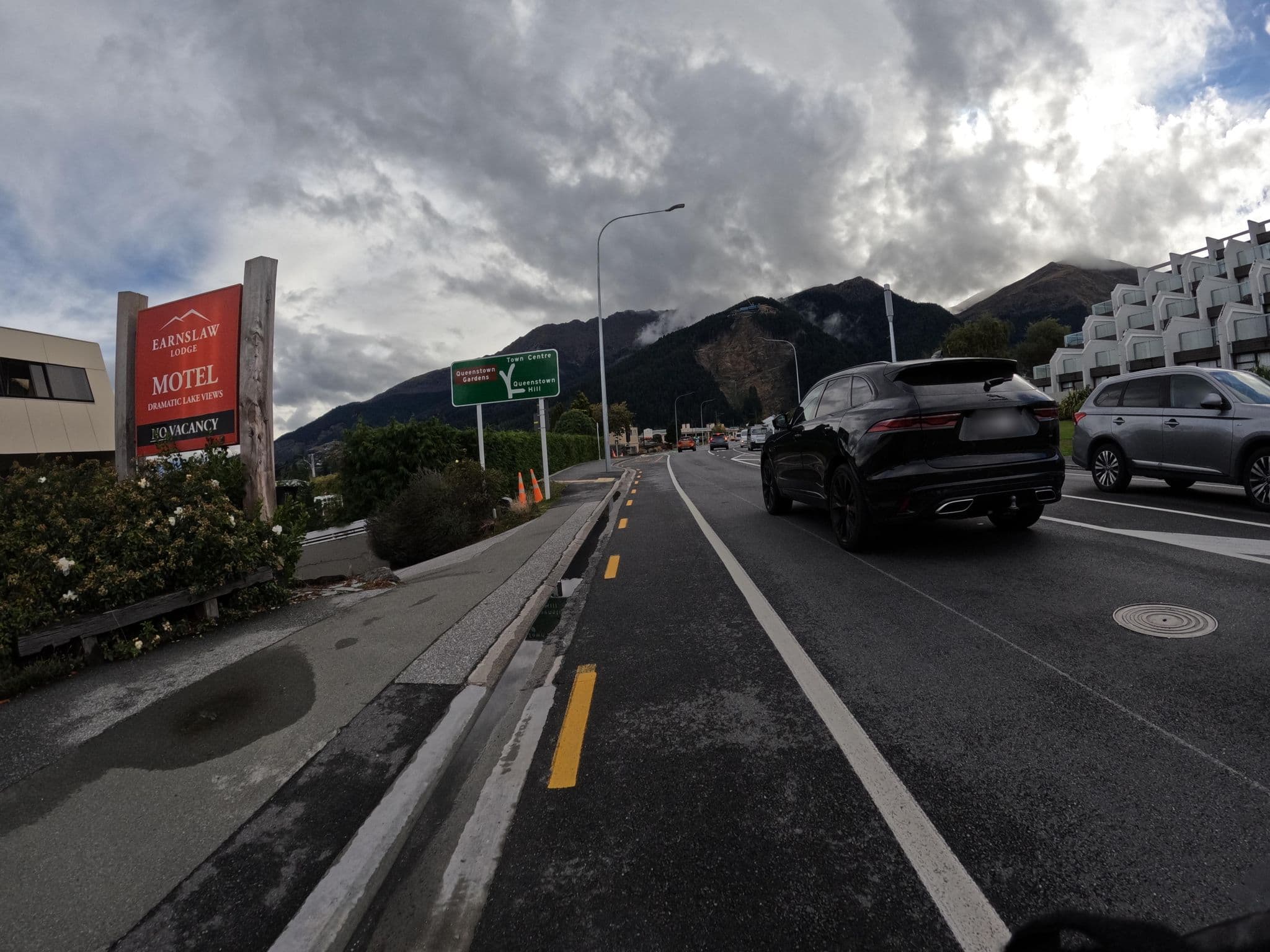 Street view near Kingsgate Hotel Terraces Queenstown, Queenstown — © skillsy (CC BY-SA · Mapillary)