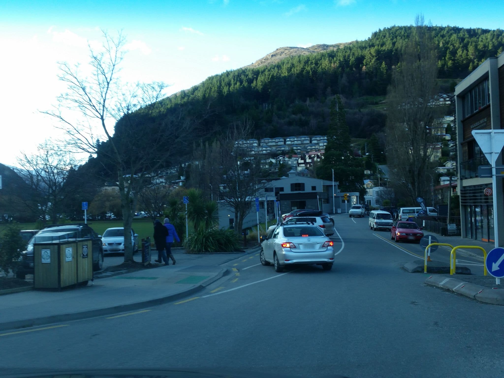 Street view near Jucy Snooze, Queenstown — © bmannz (CC BY-SA · Mapillary)