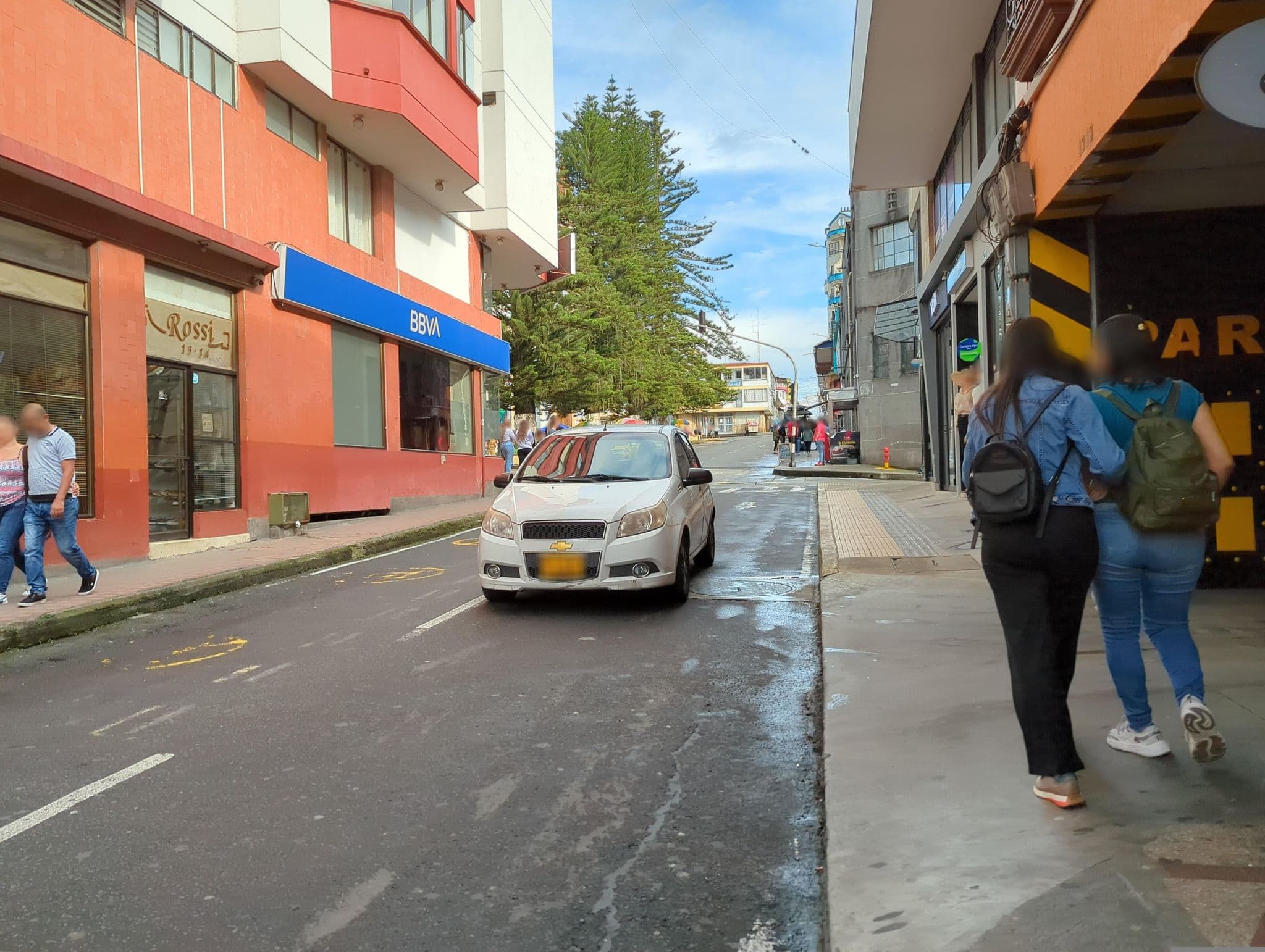 Street view near Hotel del Café, Santa Rosa de Cabal — © maplarry (CC BY-SA · Mapillary)