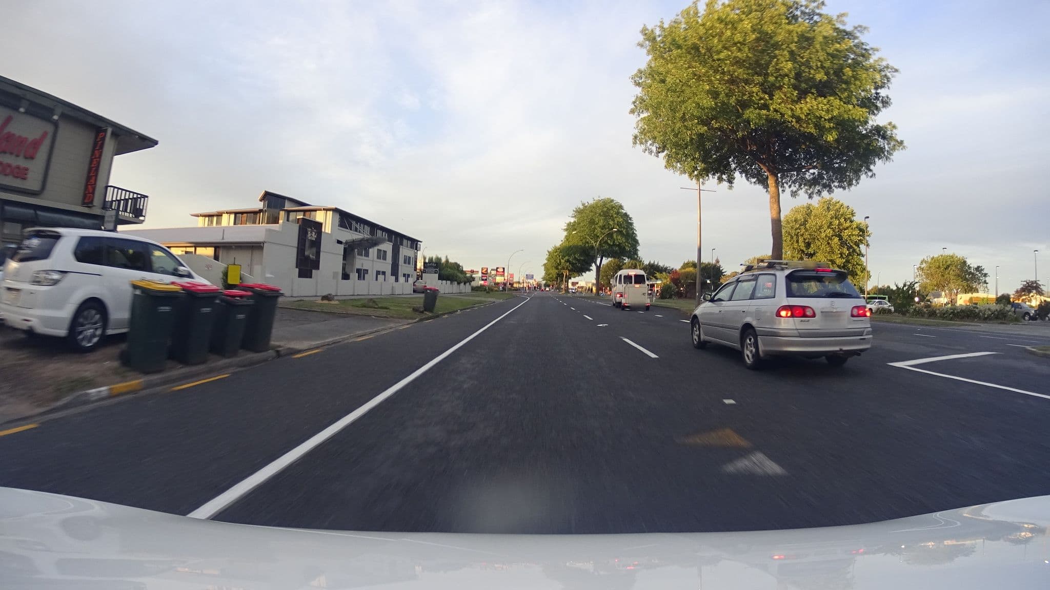 Street view near Pineland Motor Lodge Rotorua, Victoria — © aharvey (CC BY-SA · Mapillary)