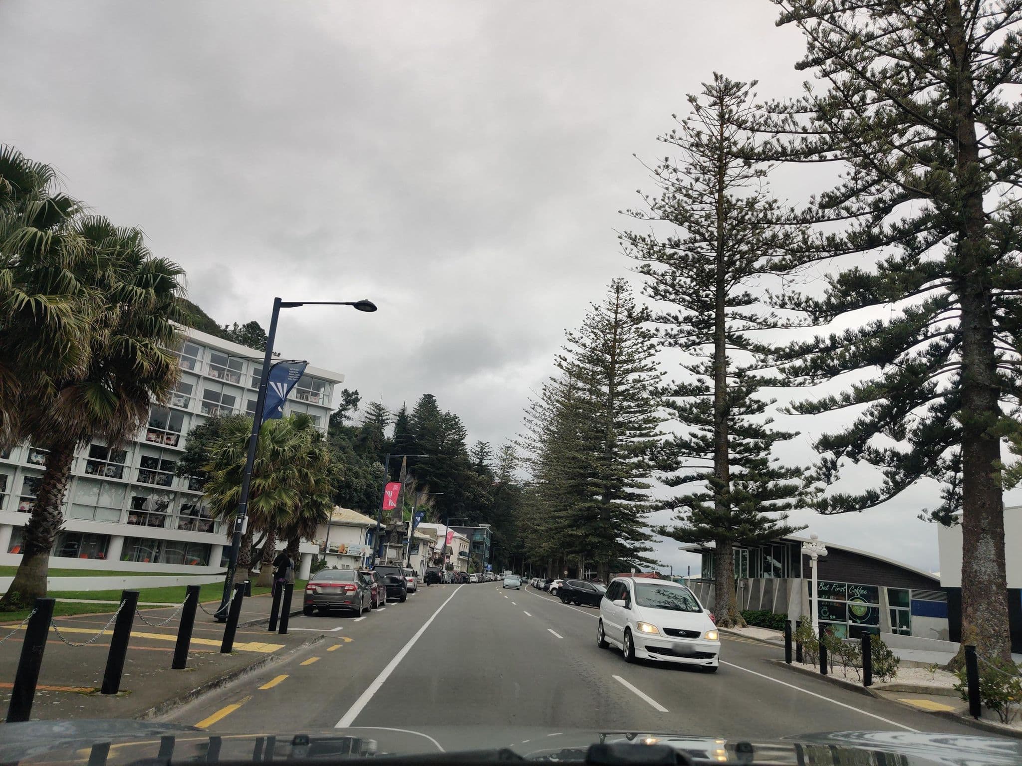 Street view near Spa Hotel, Napier — © elphix (CC BY-SA · Mapillary)