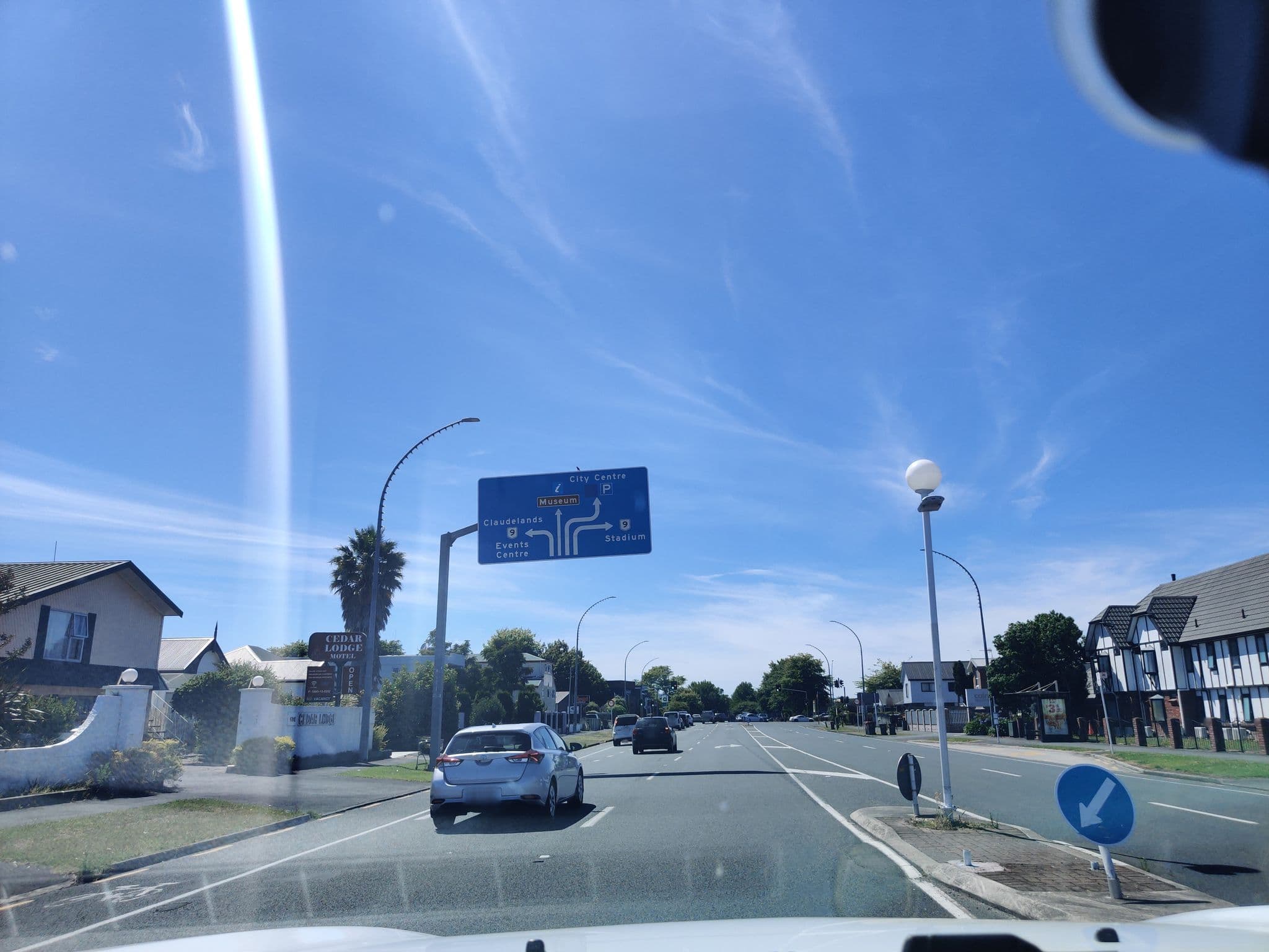 Street view near Cedar Lodge Motel Hamilton, Hamilton West — © elphix (CC BY-SA · Mapillary)