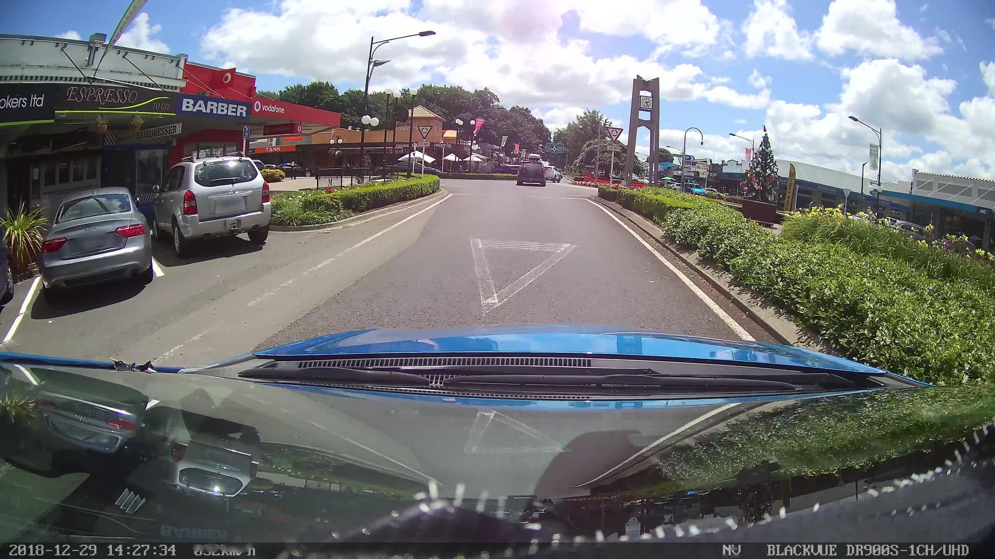Street view near Kingsgate Hotel, Matamata — © skillsy (CC BY-SA · Mapillary)