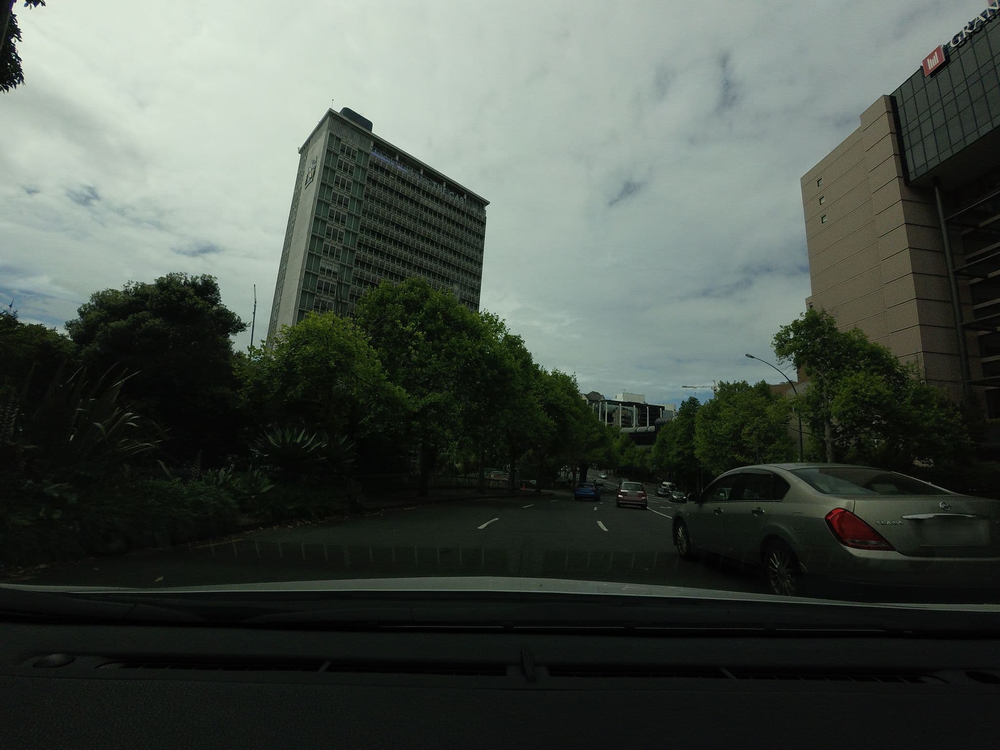 Street view near Carlton Hotel, Auckland — © mishari (CC BY-SA · Mapillary)