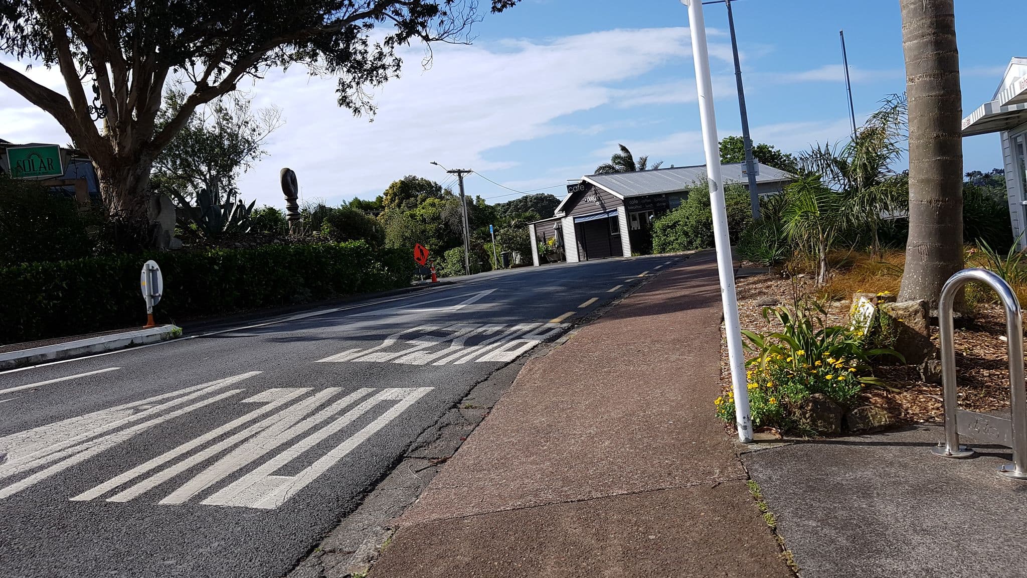 Street view near Sea Dream serviced apartments, Oneroa — © kiwikimo (CC BY-SA · Mapillary)