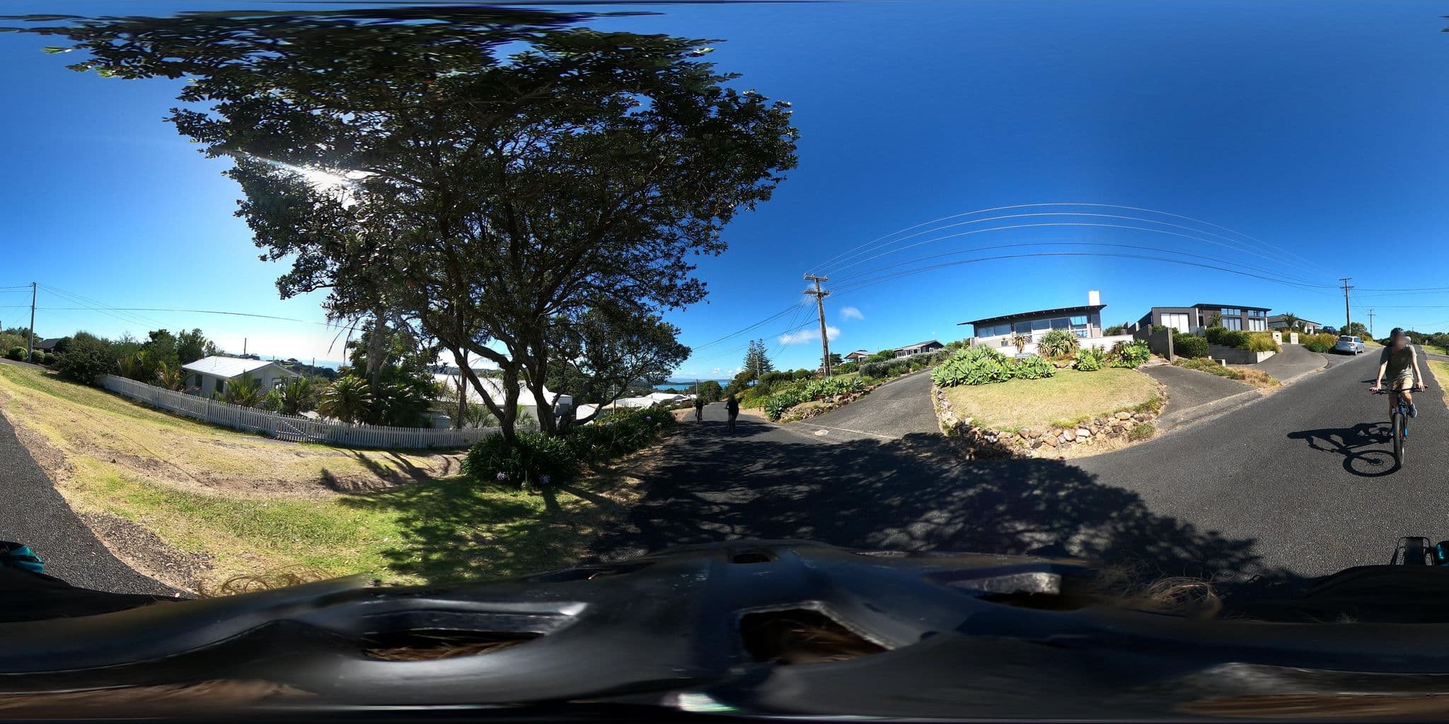 Street view near Waiheke Dreams Citylights, Oneroa — © bede (CC BY-SA · Mapillary)
