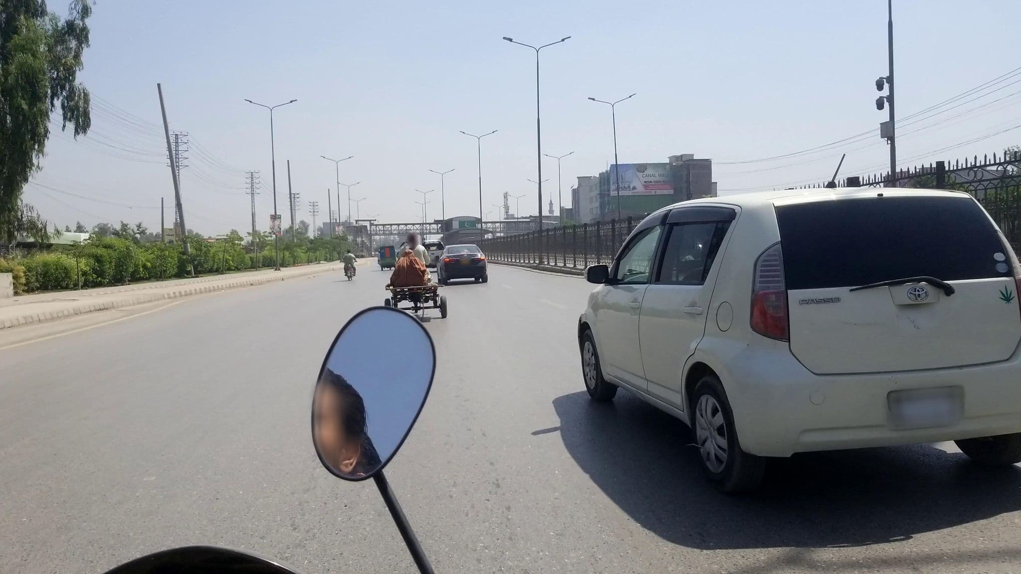 Street view near qatar palace hotel peshawar, Peshawar — © RobinGoix (CC BY-SA · Mapillary)