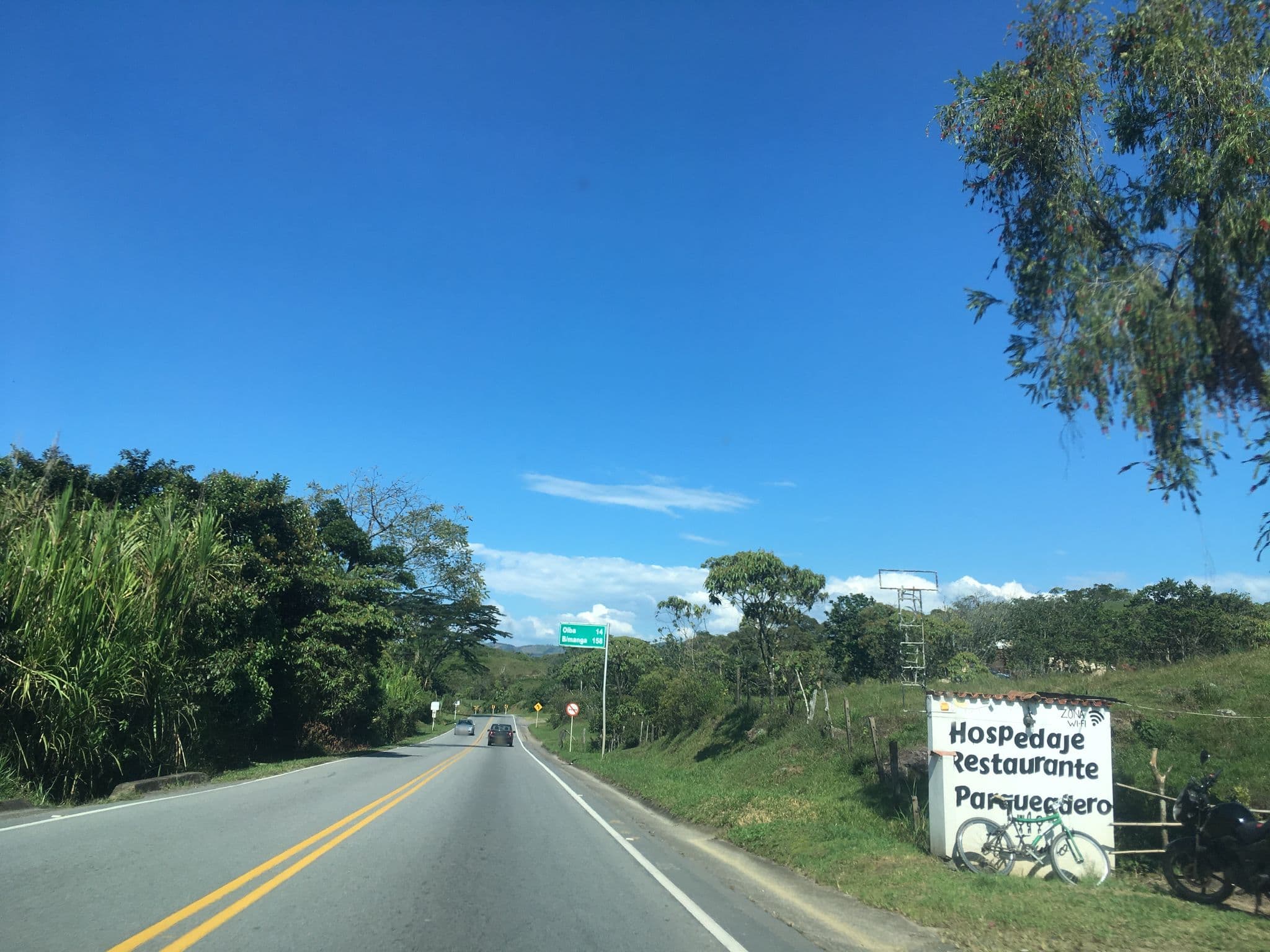 Street view near Hotel El Triunfo, Oiba — © nicovargas (CC BY-SA · Mapillary)