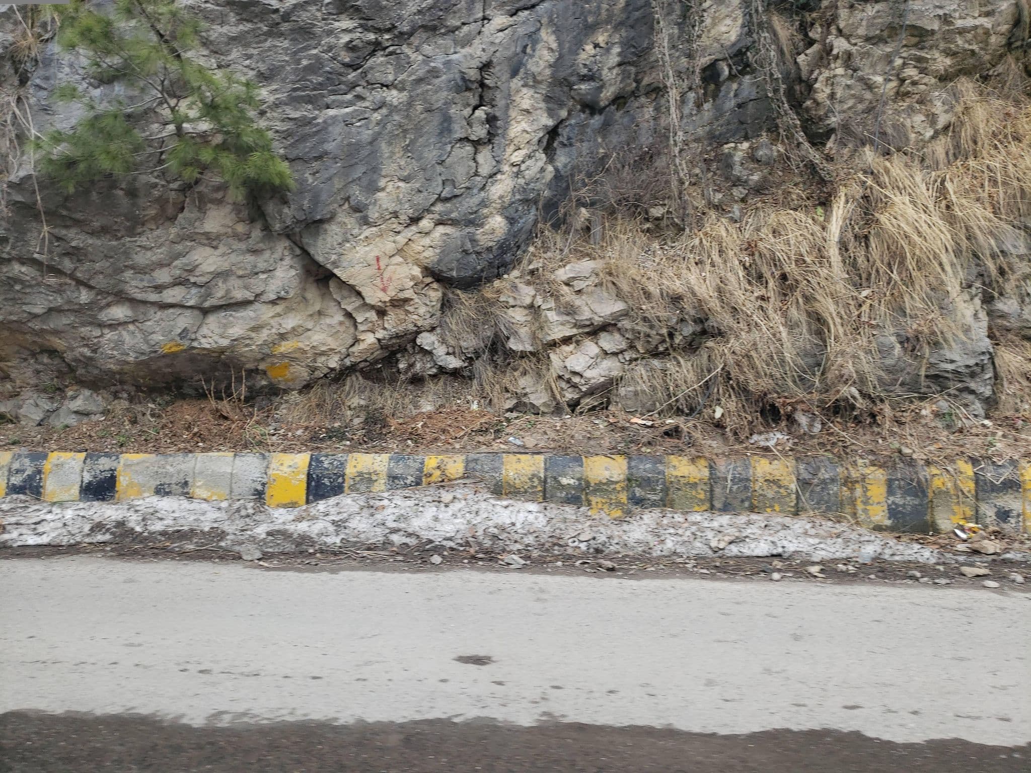 Street view near MPCL Hut Khaira Gali, Murree — © mapfool (CC BY-SA · Mapillary)
