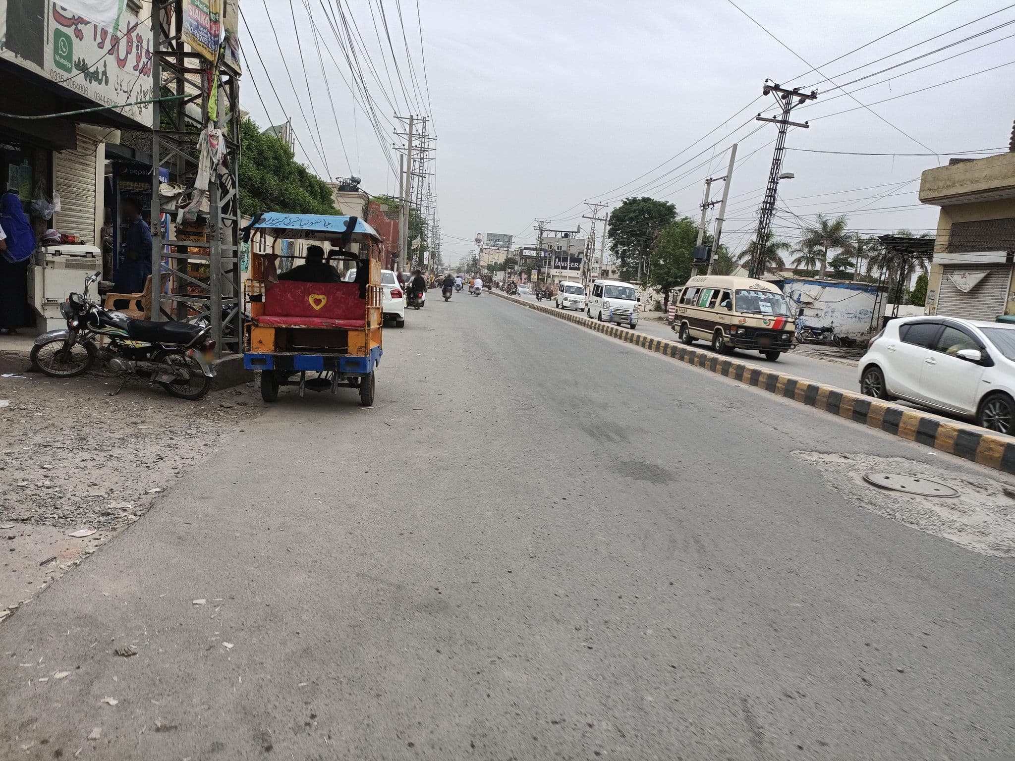 Street view near Hotel javson, Sialkot — © looper (CC BY-SA · Mapillary)