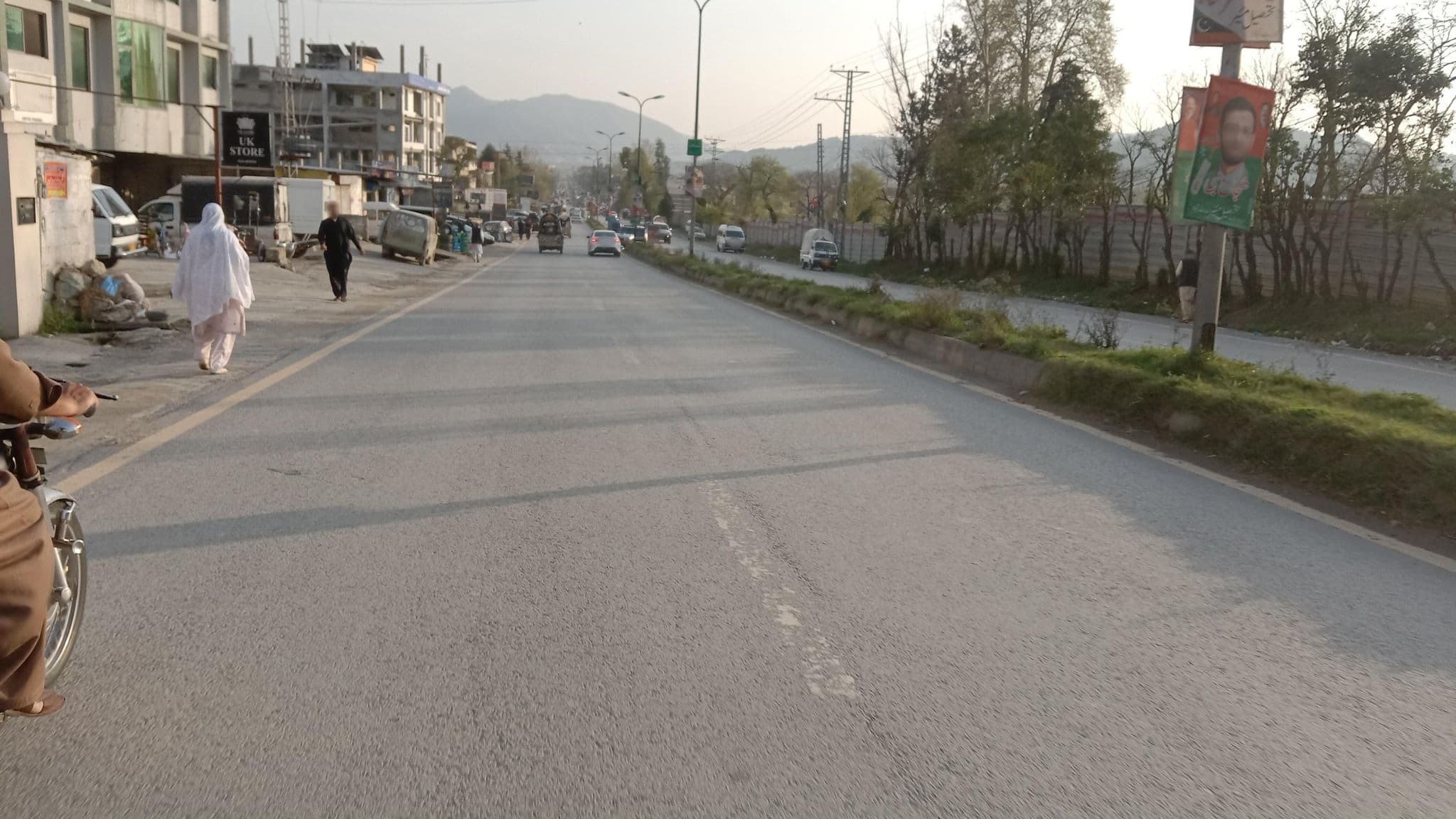 Street view near Hotel DeManchi, Abbottabad — © RobinGoix (CC BY-SA · Mapillary)