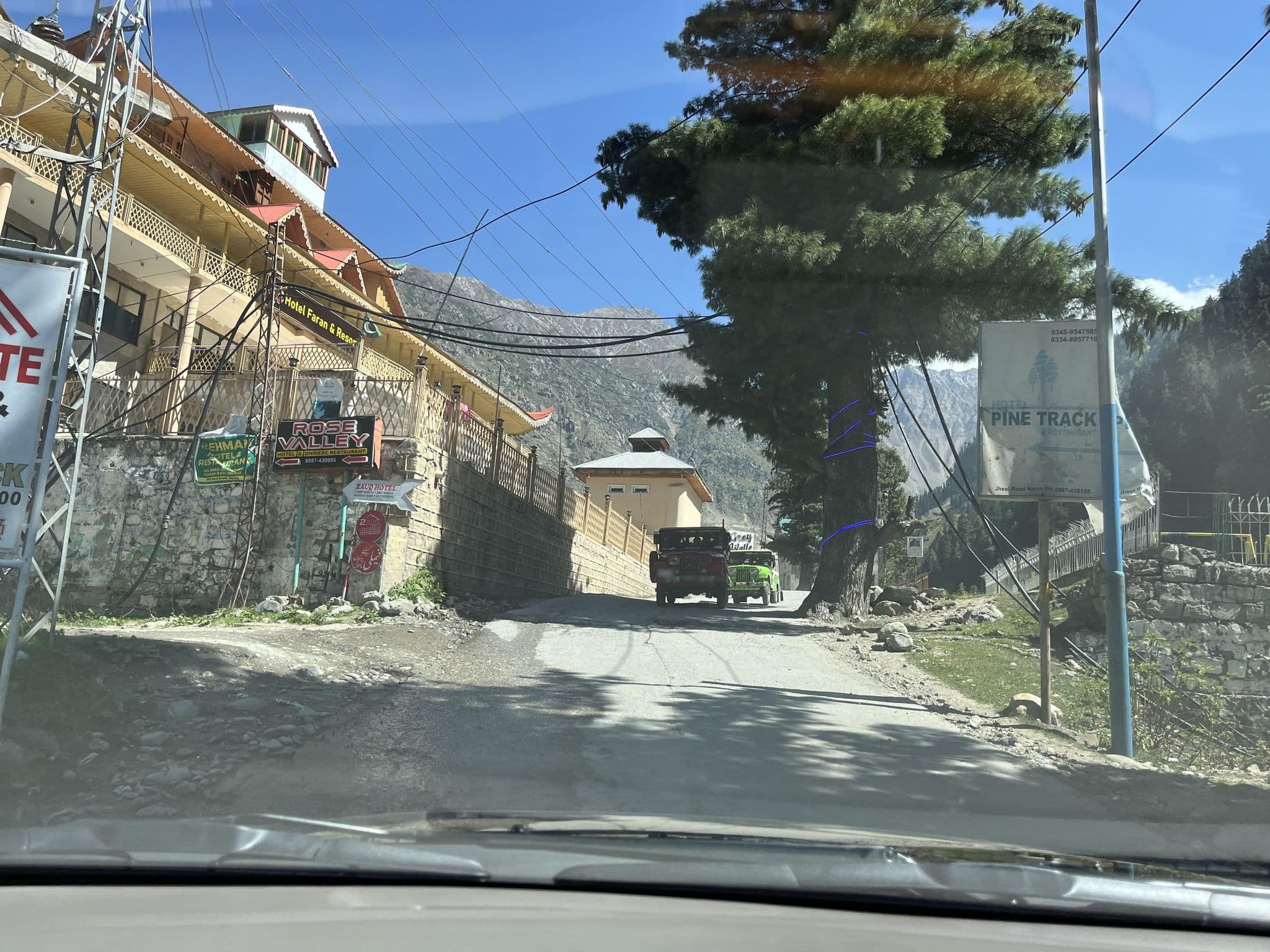 Street view near manilla huts naran, Dregun — © masterofnoroad (CC BY-SA · Mapillary)