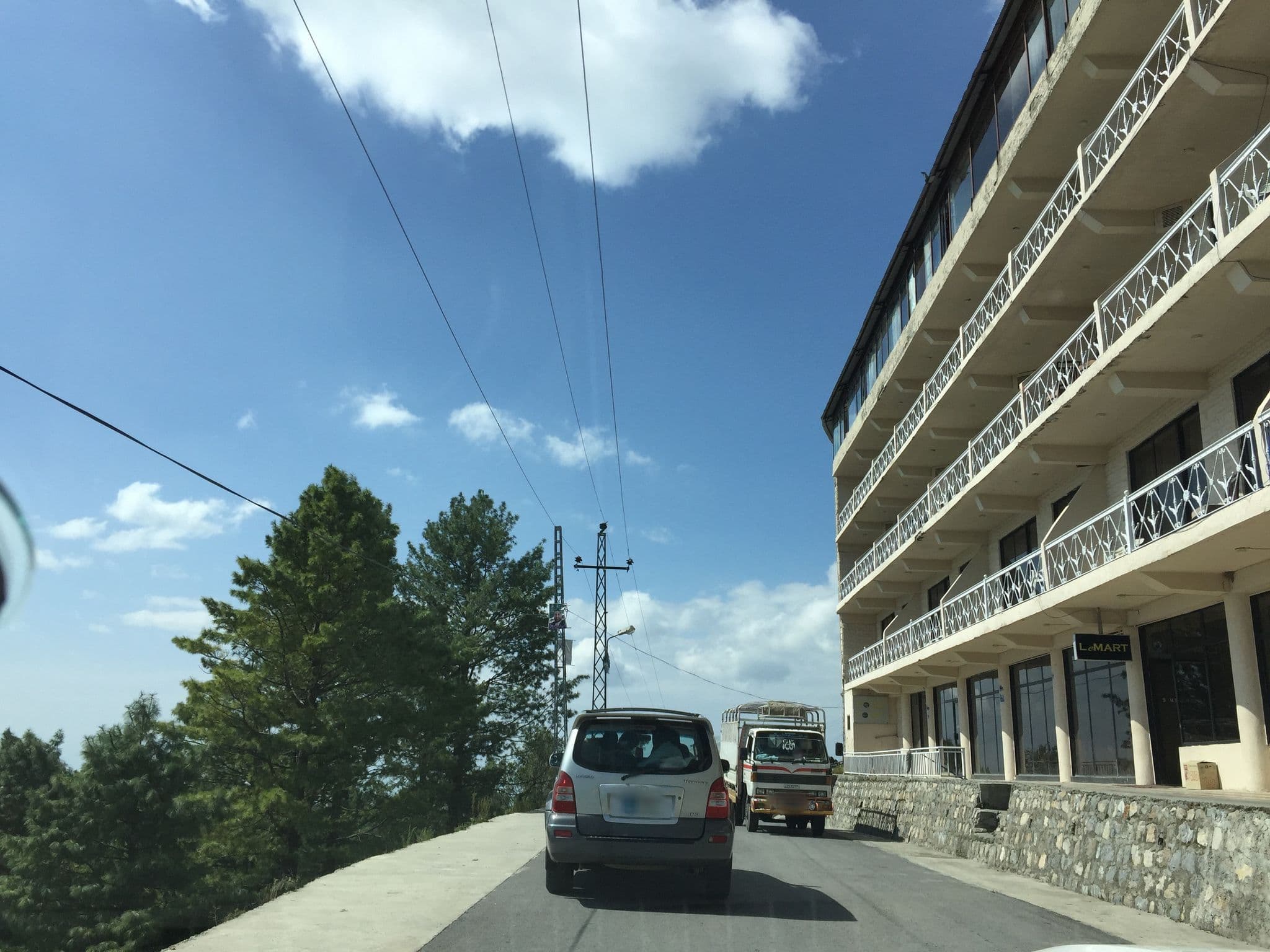 Street view near Shangrila Hotels & Resorts, Murree — © kp118 (CC BY-SA · Mapillary)